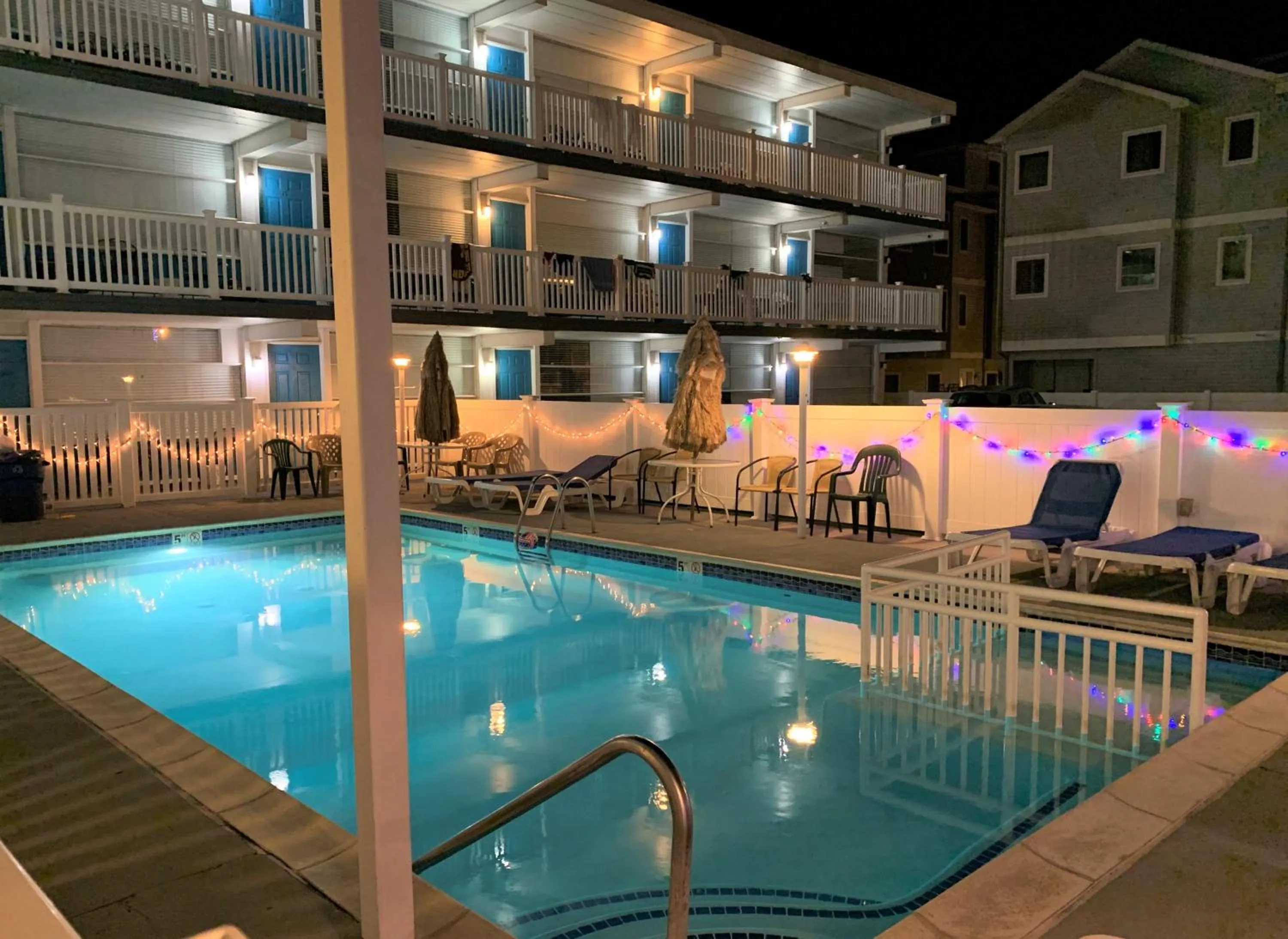 Property building in Bird of Paradise Motel