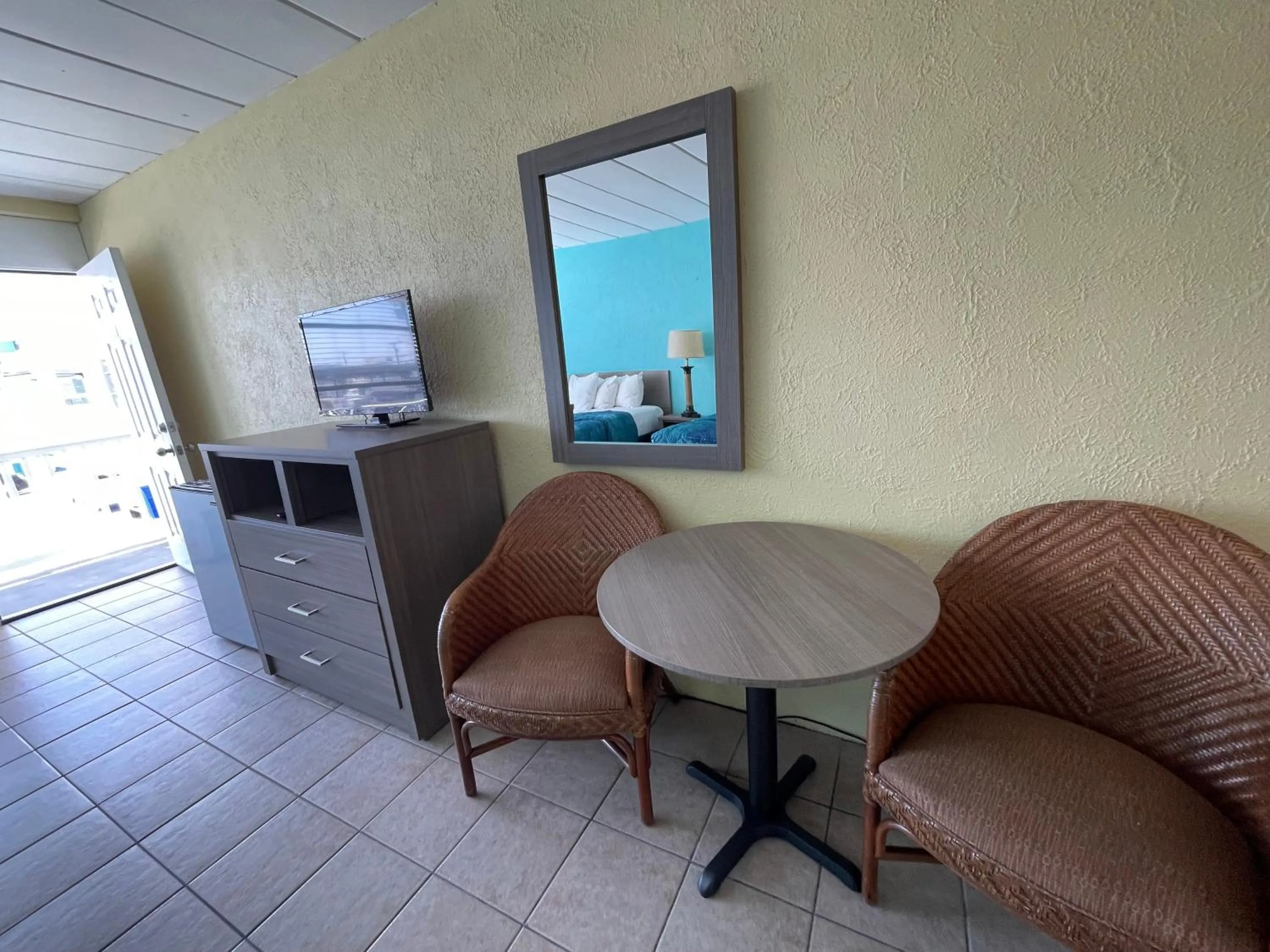 Bird of Paradise Motel