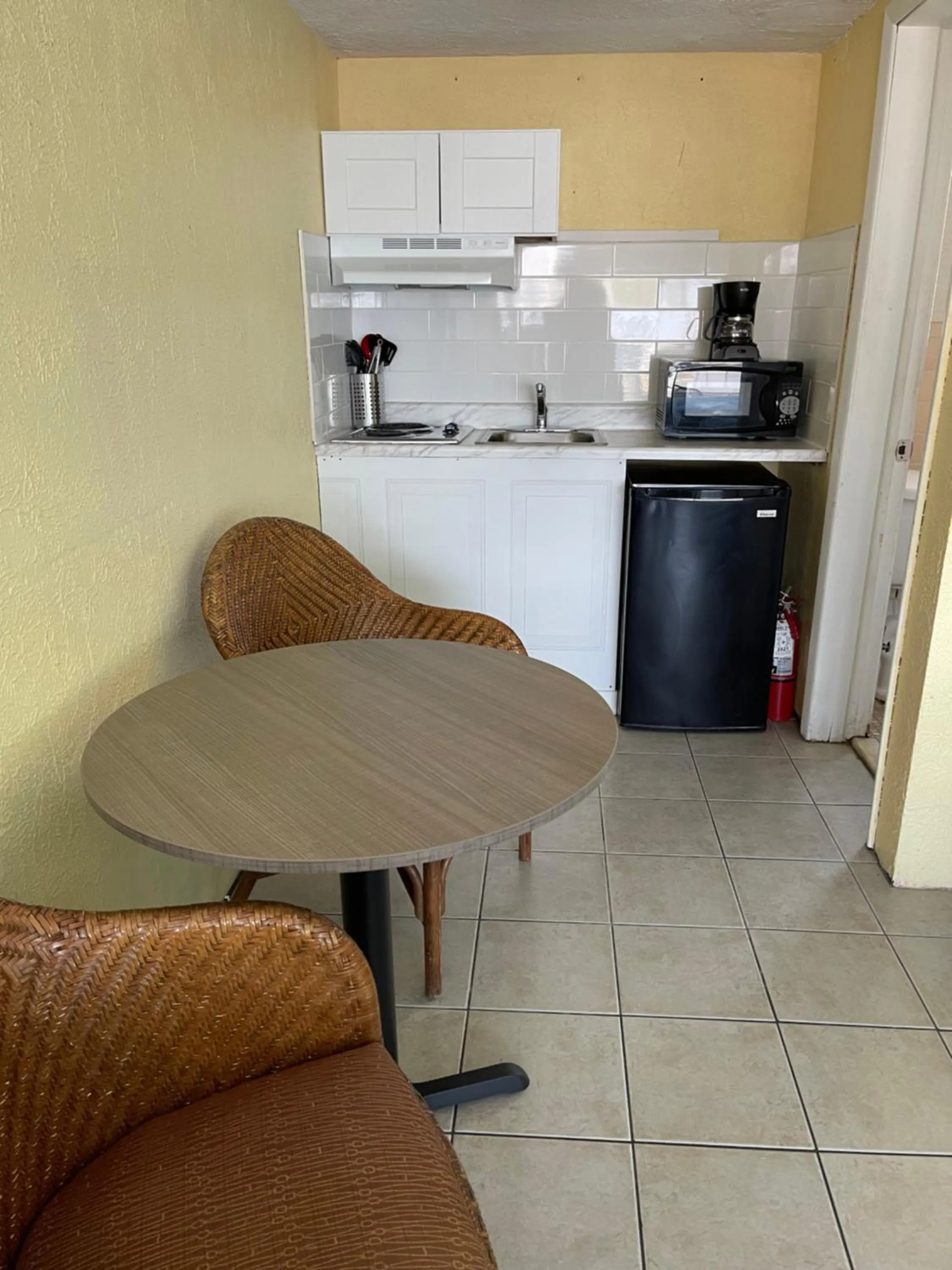 Bird of Paradise Motel