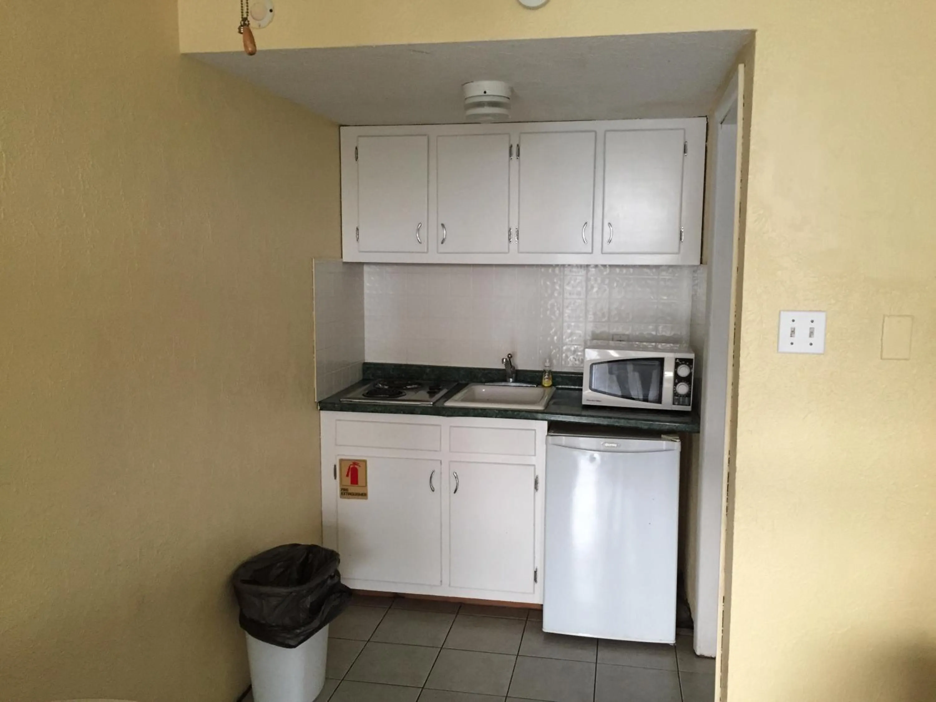 Bird of Paradise Motel