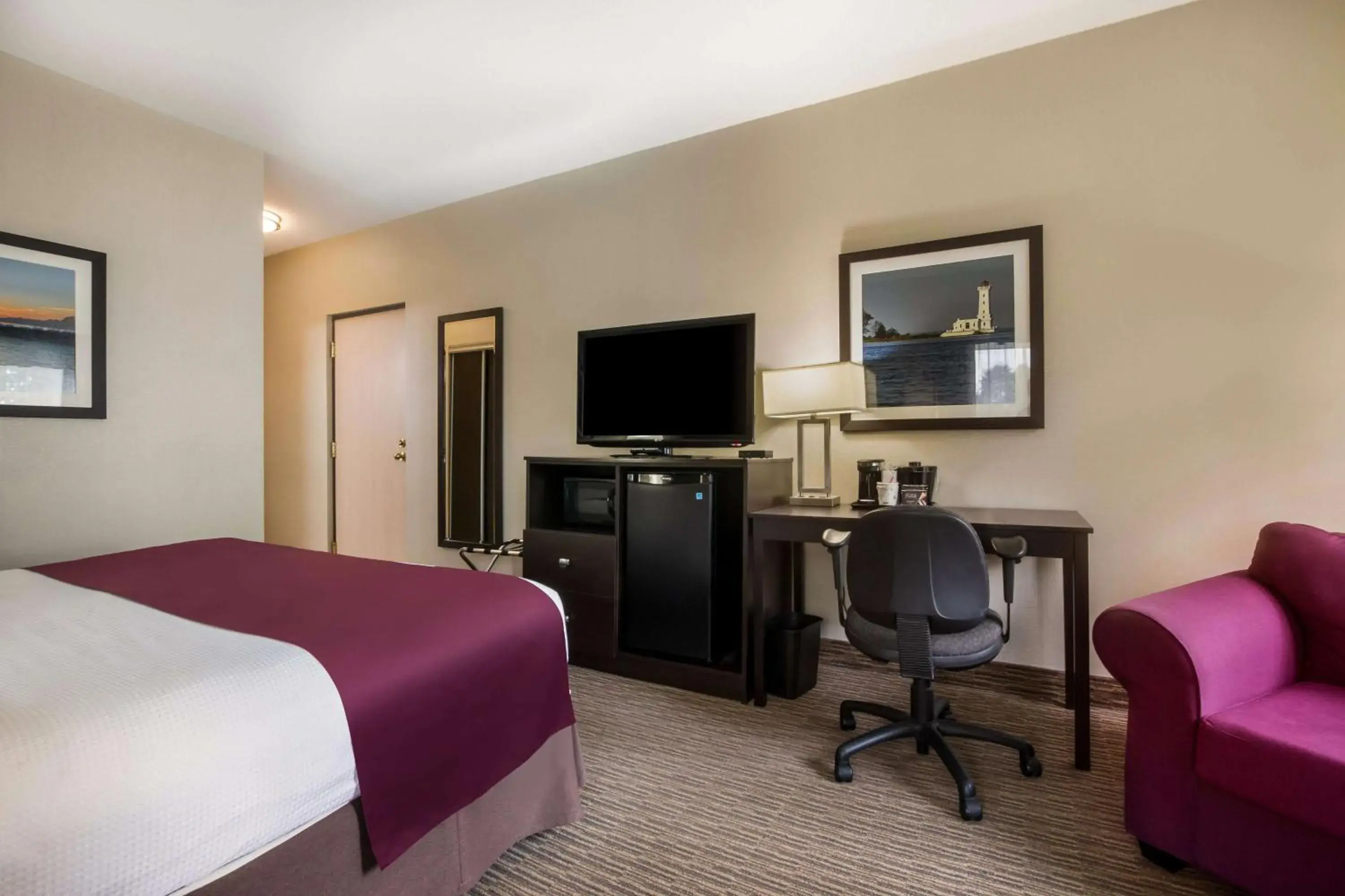 Bedroom, Bed in Best Western Little River Inn Bedroom, Bed in Best Western Little River Inn