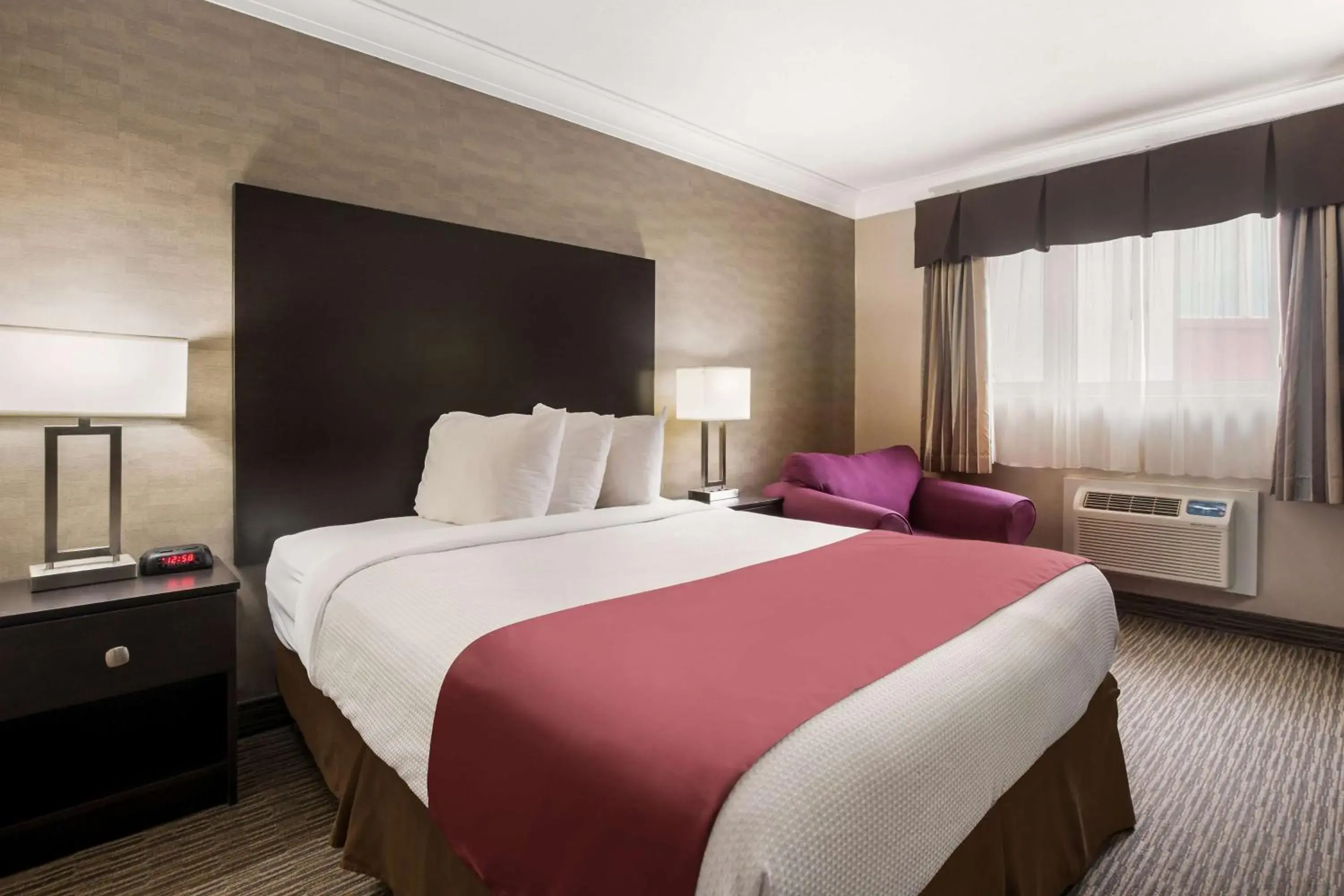 Bedroom, Bed in Best Western Little River Inn Bedroom, Bed in Best Western Little River Inn