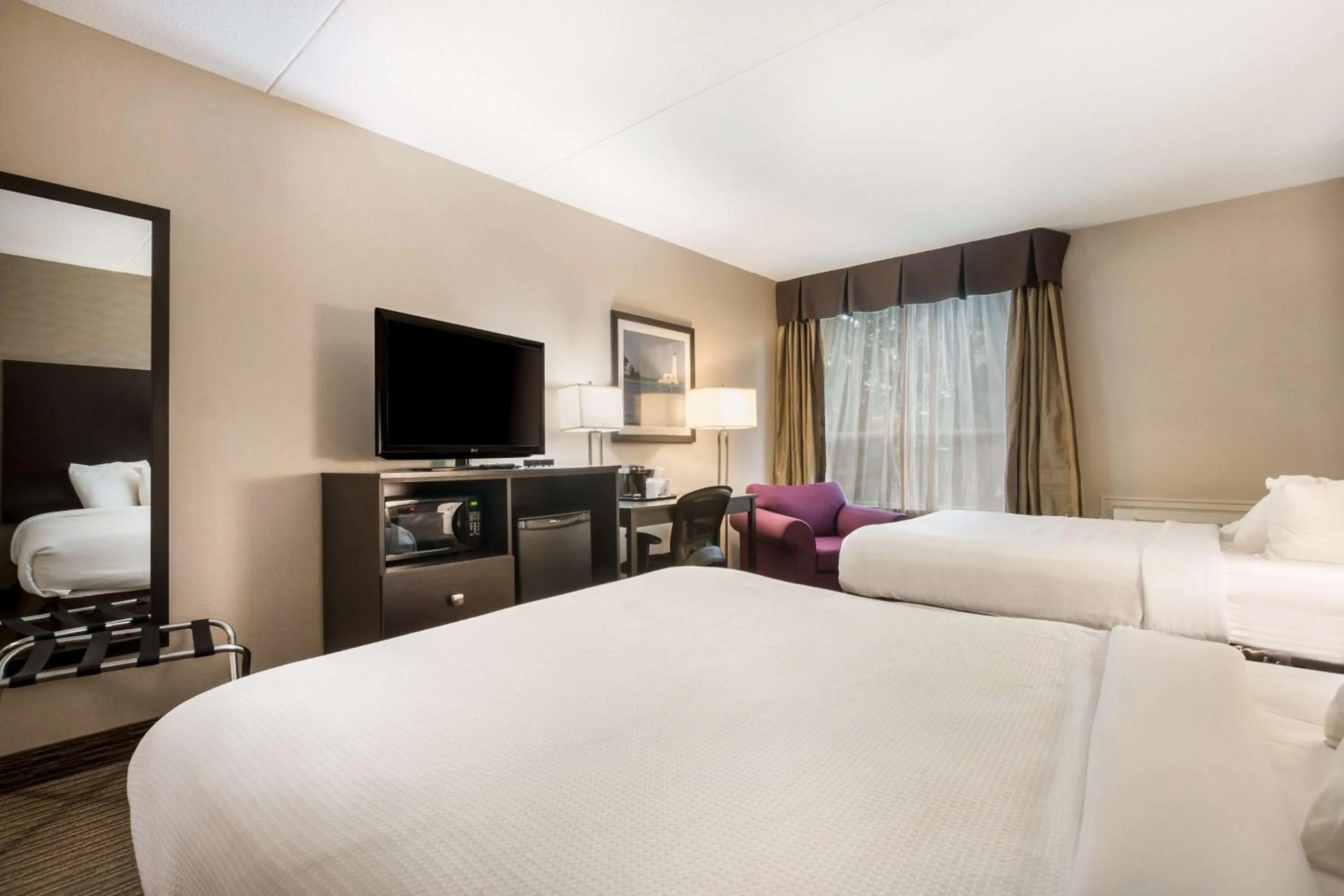 Bedroom, Bed in Best Western Little River Inn