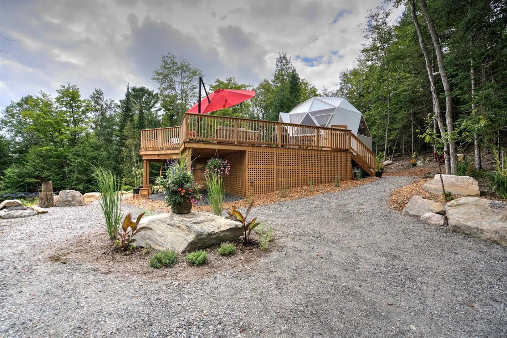 Garden in Lakeview Motel