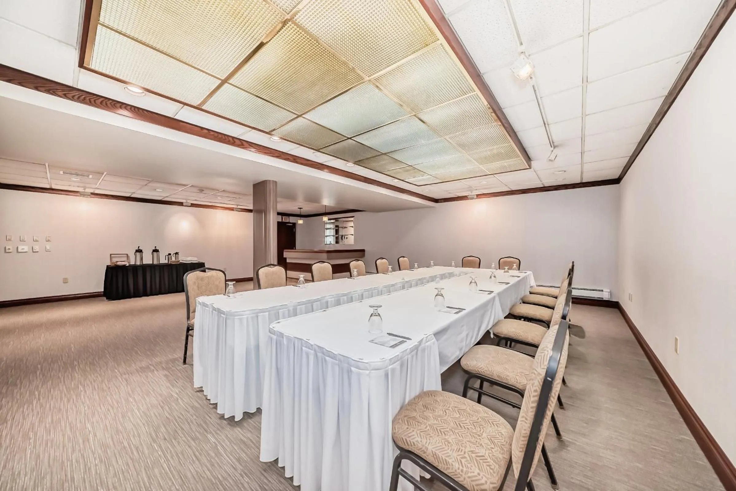 Meeting/conference room in Jasper Inn & Suites by INNhotels