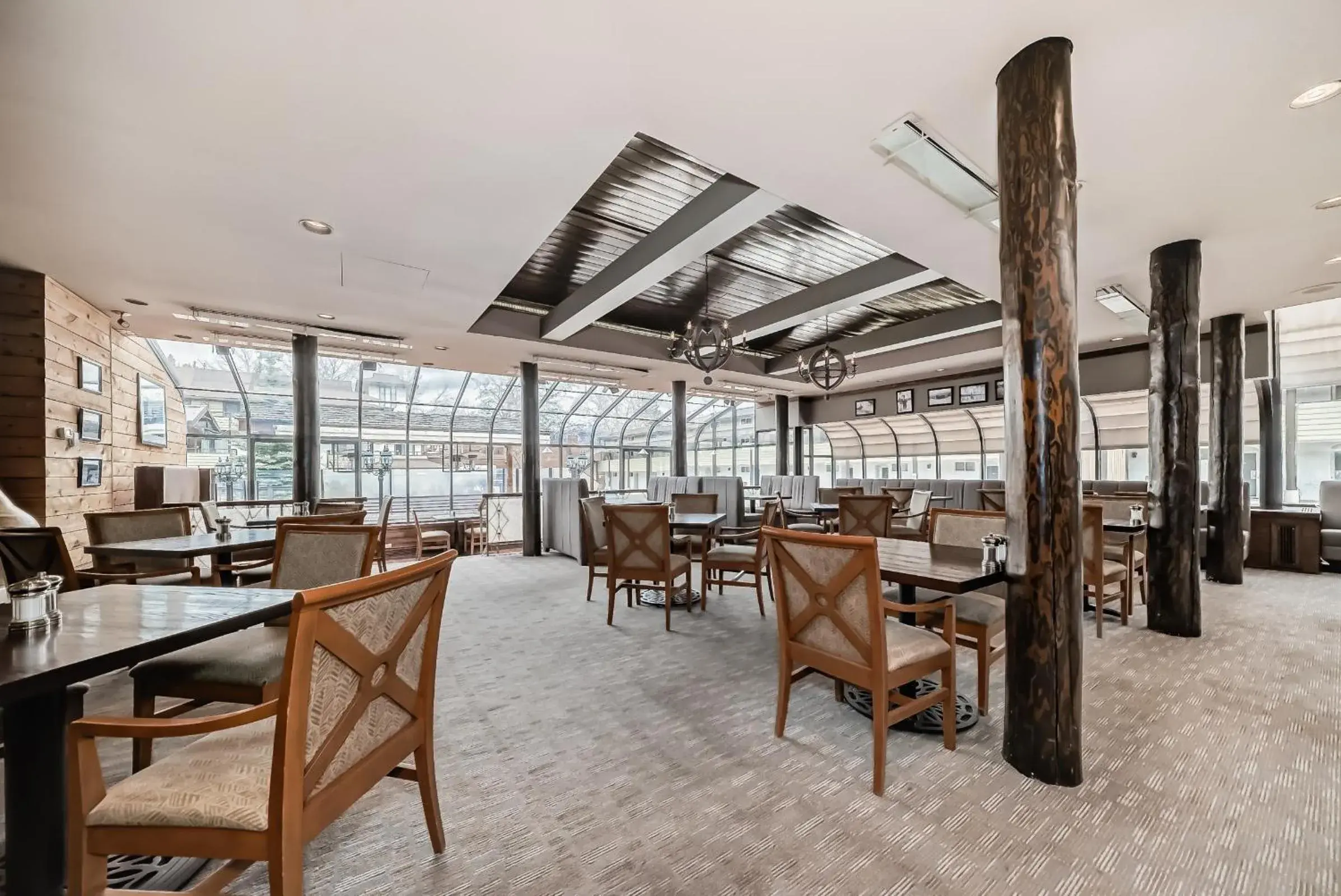 Restaurant/places to eat in Jasper Inn & Suites by INNhotels Restaurant/places to eat in Jasper Inn & Suites by INNhotels