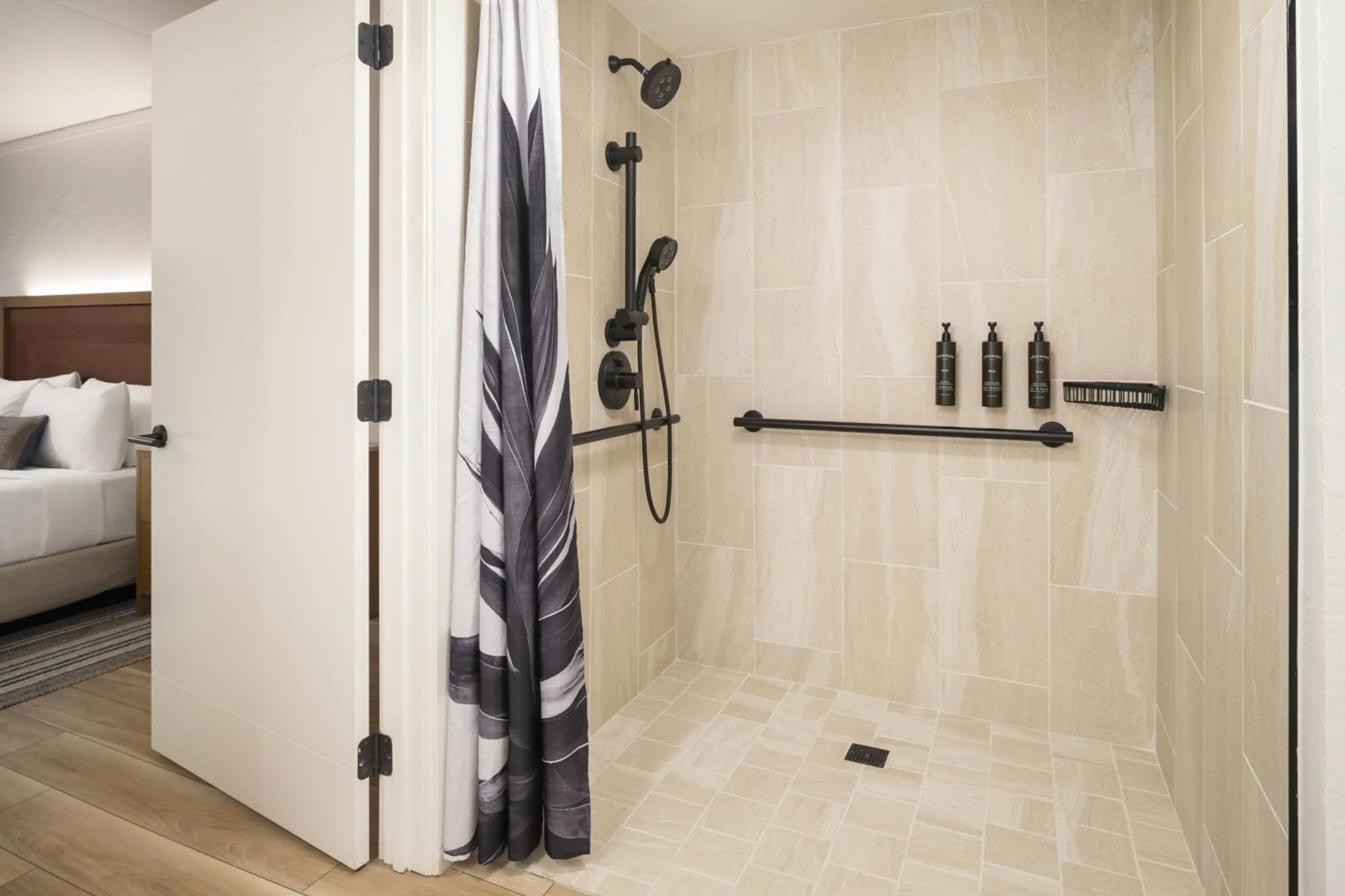 Bathroom, Bed in Sky Rock Sedona, a Tribute Portfolio Hotel