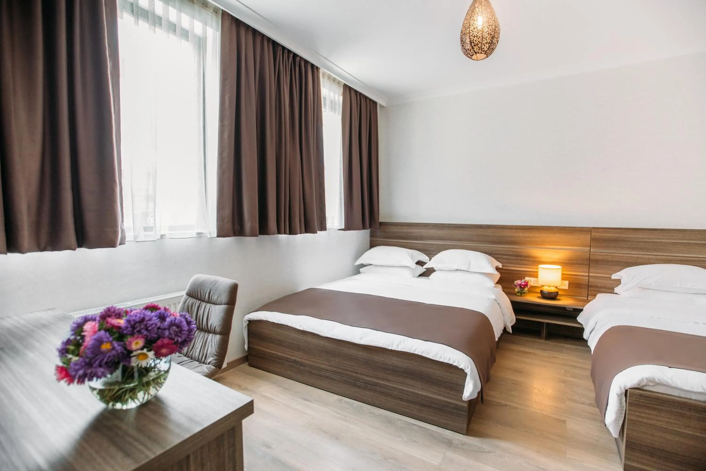 Restaurant/places to eat, Bed in Mount Inn Kazbegi
