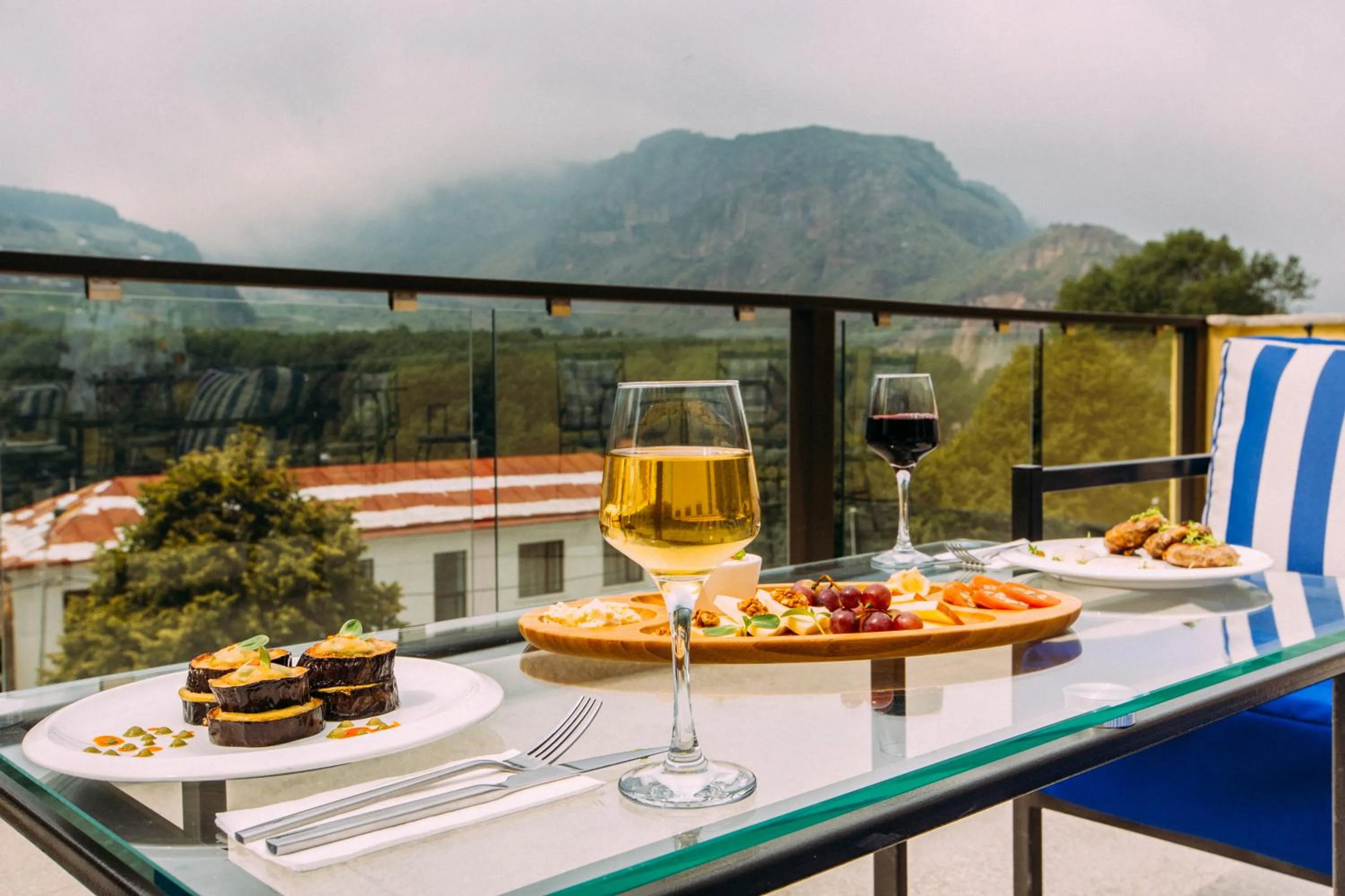 Restaurant/places to eat in Mount Inn Kazbegi