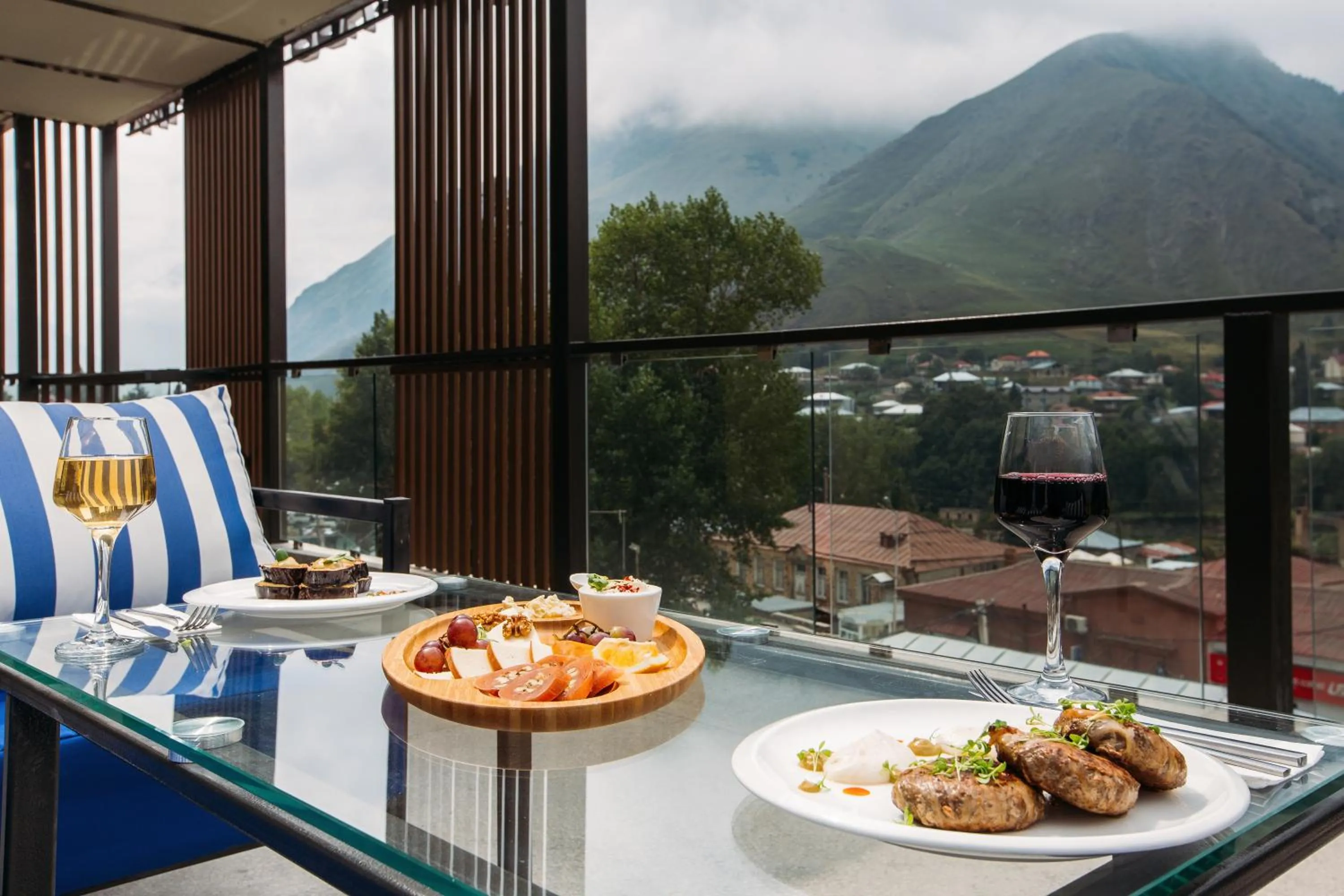 Restaurant/places to eat in Mount Inn Kazbegi