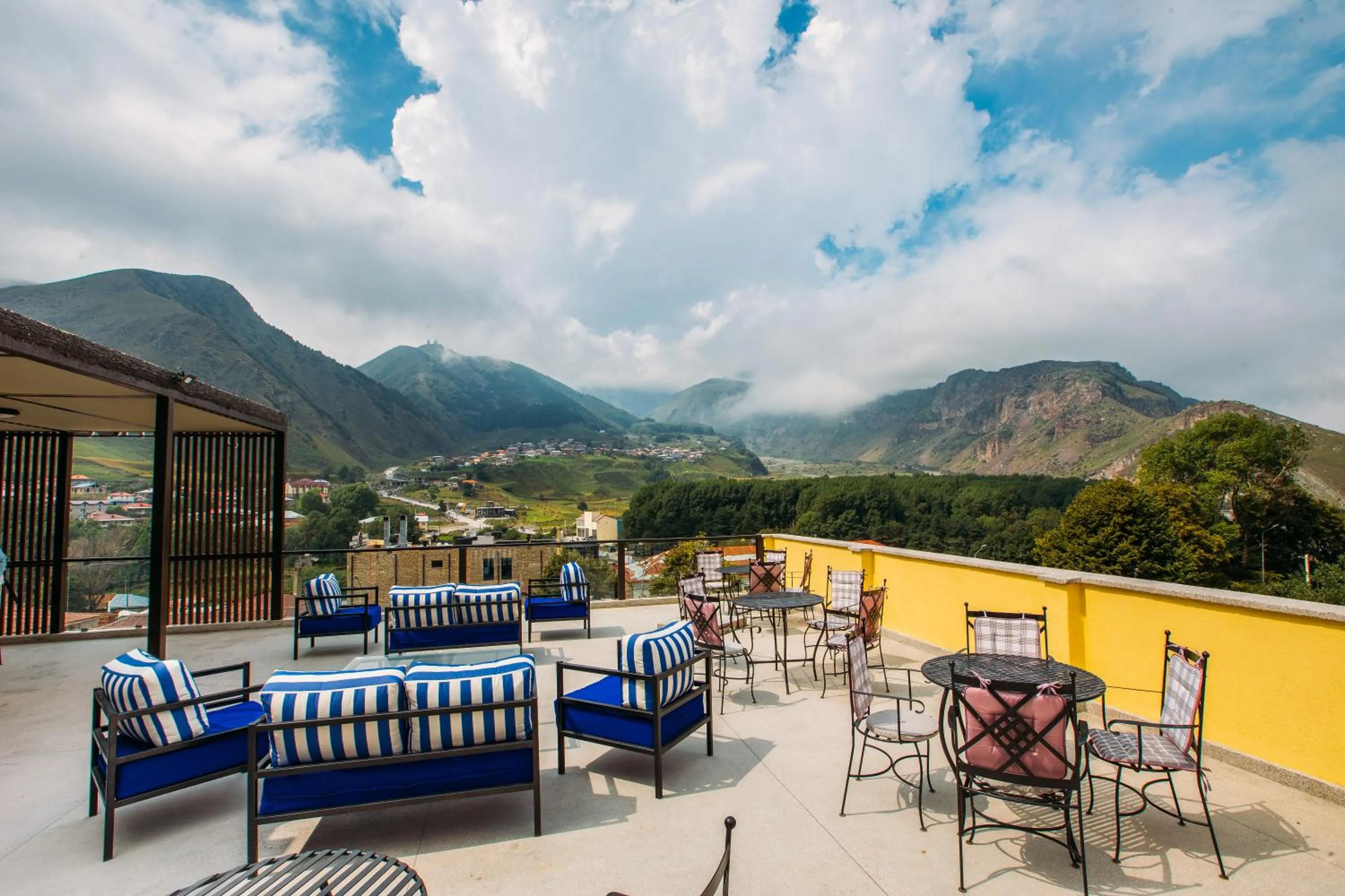 Restaurant/places to eat in Mount Inn Kazbegi