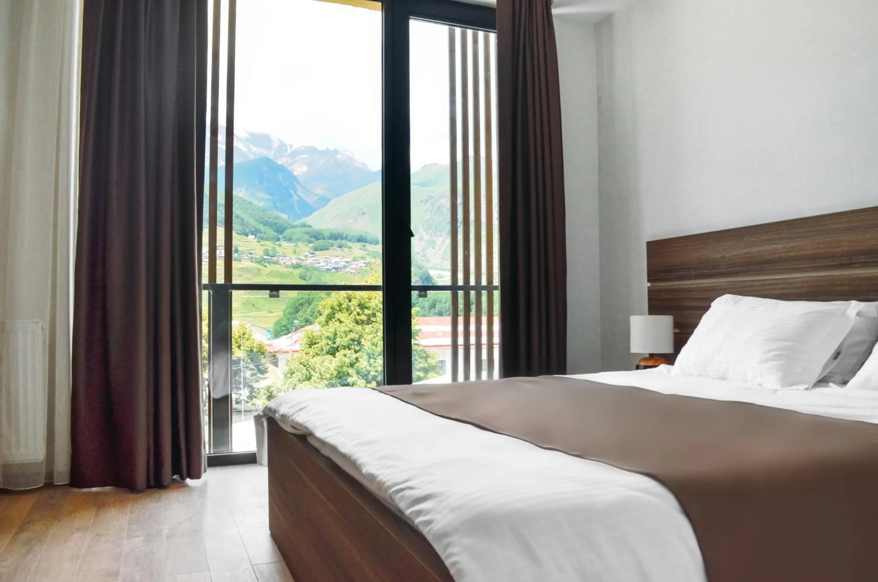 Spring, Bed in Mount Inn Kazbegi