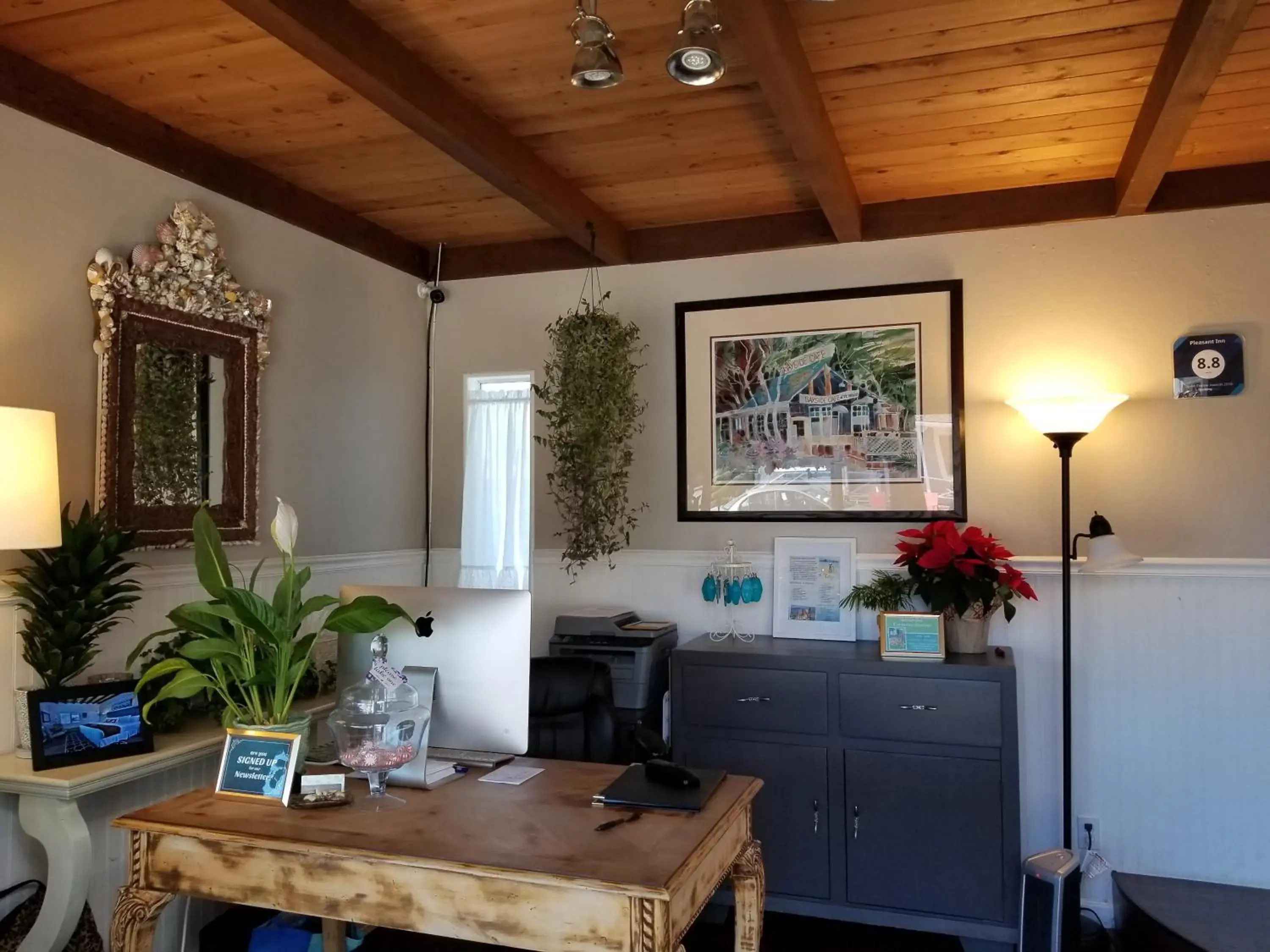 Lobby or reception in Pleasant Inn Lobby or reception in Pleasant Inn