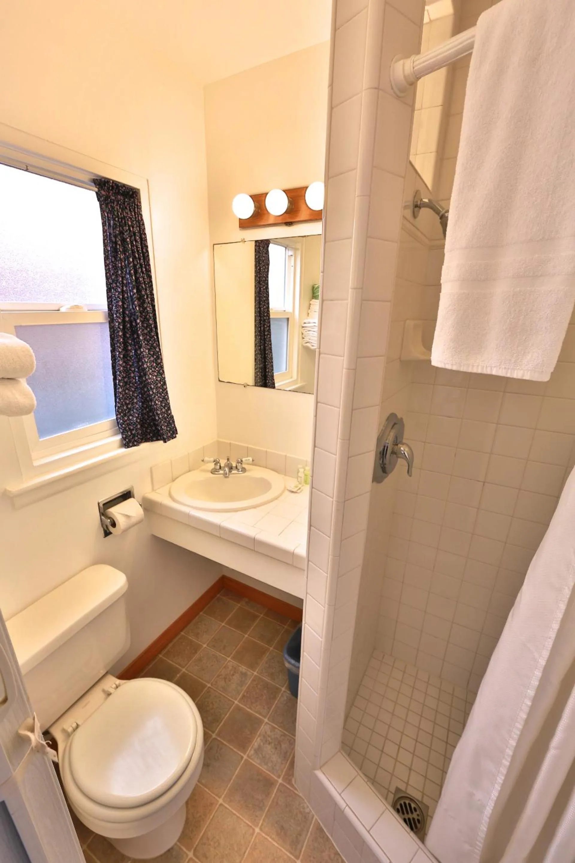 Bathroom in Pleasant Inn