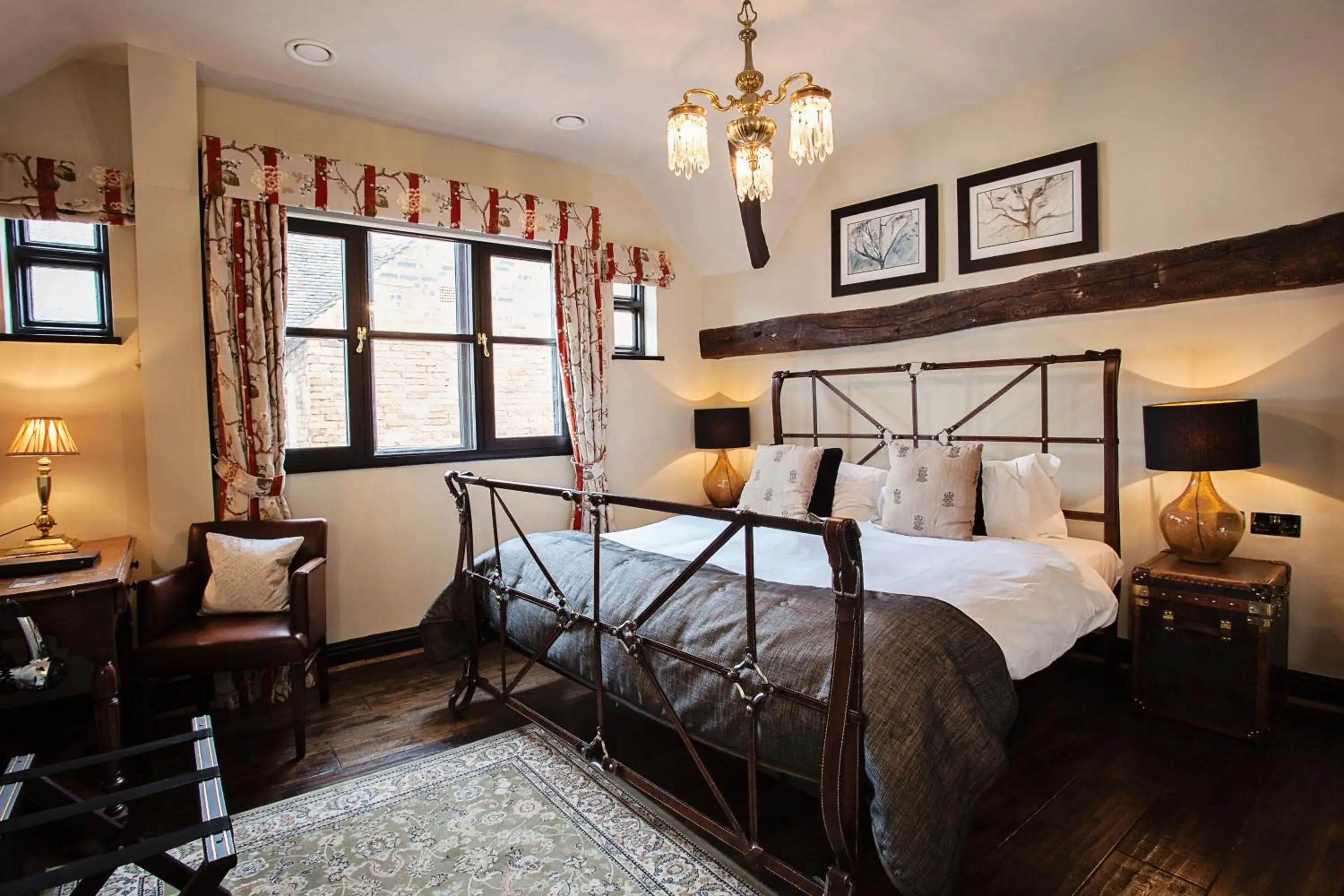 Classic Double Room in The White Swan Hotel Classic Double Room in The White Swan Hotel