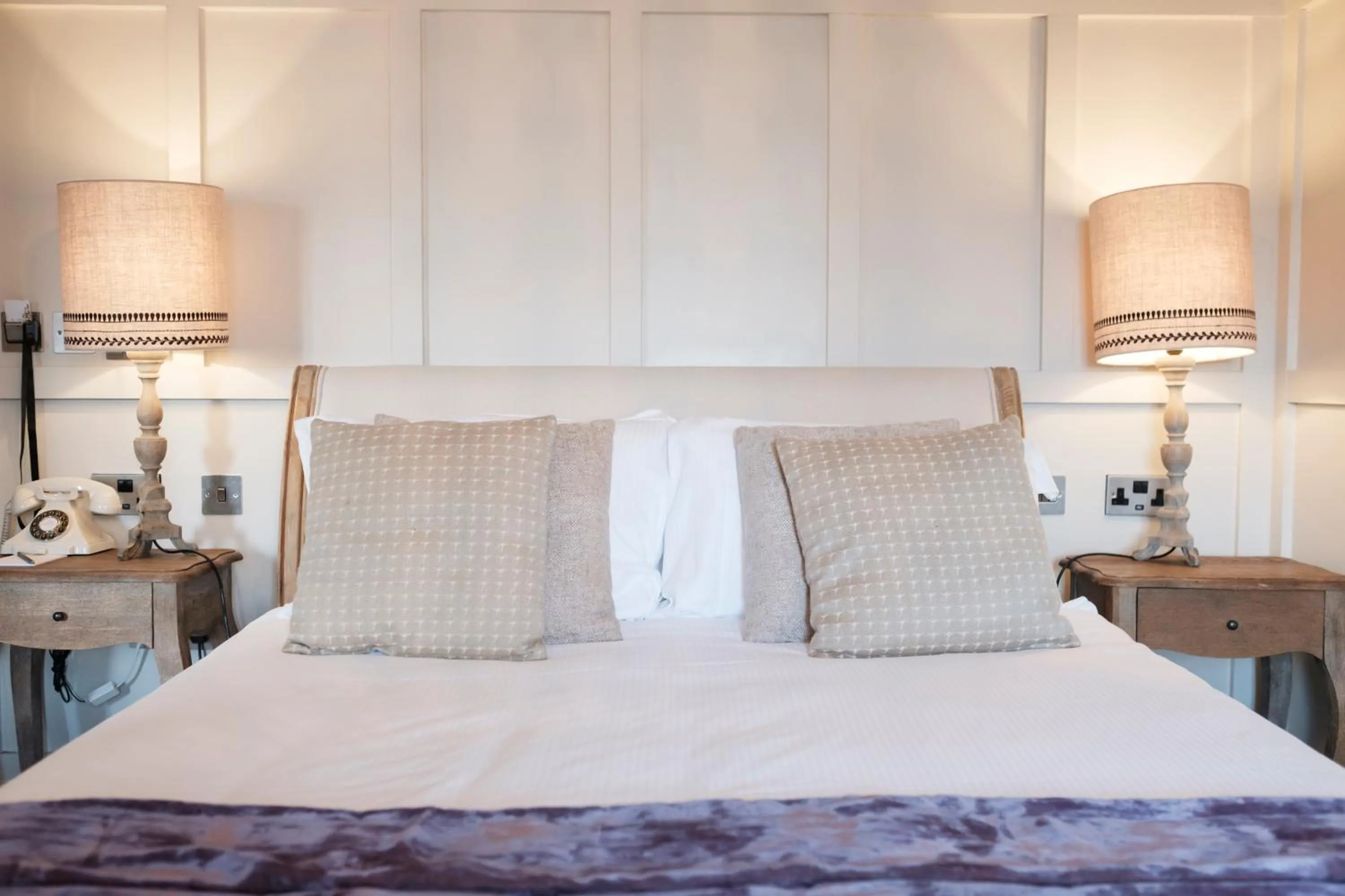 Bed in The White Swan Hotel