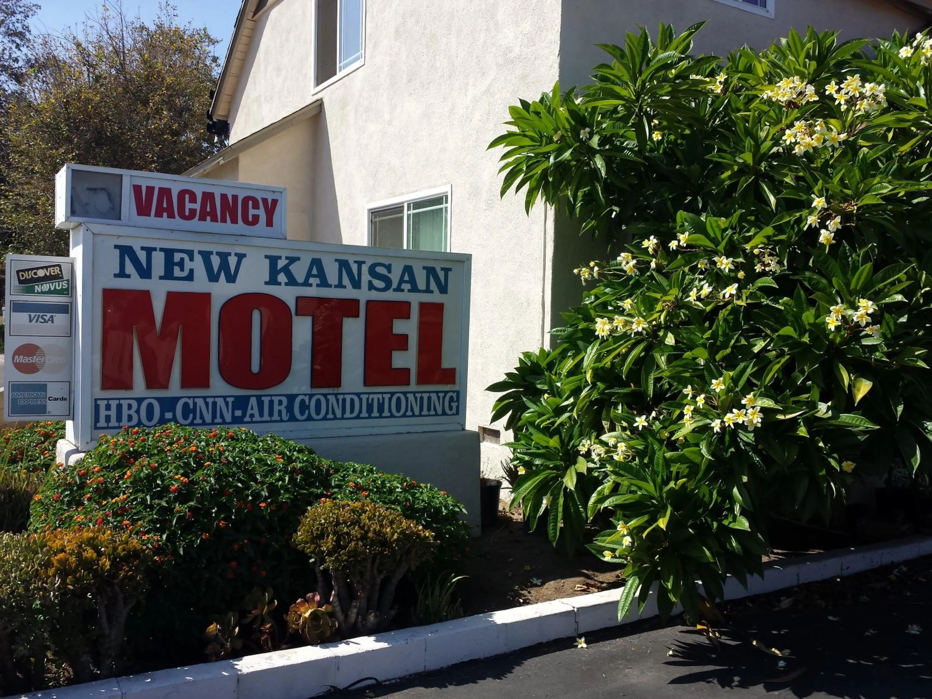 Day in New Kansan Motel