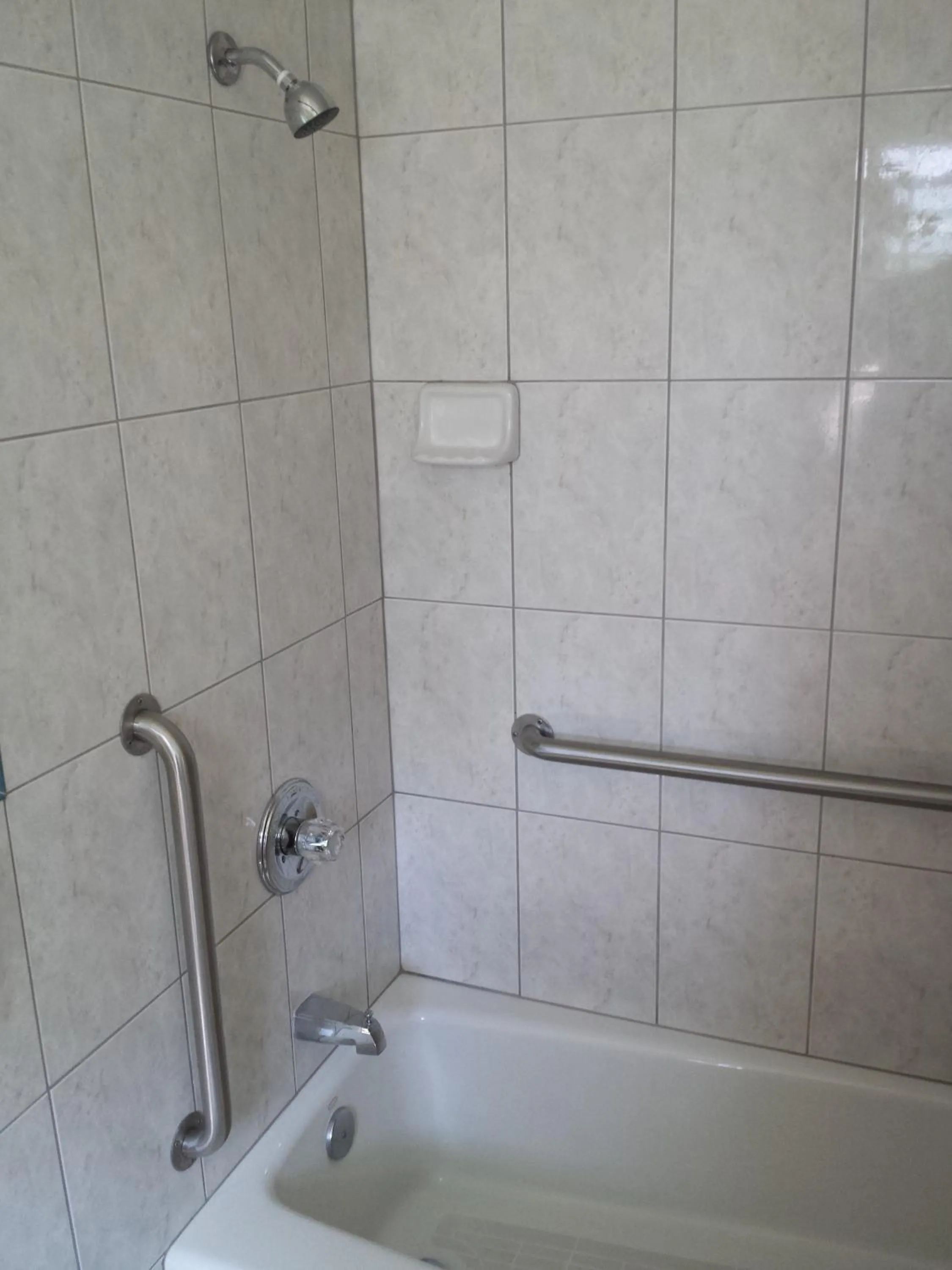 Bathroom in New Kansan Motel