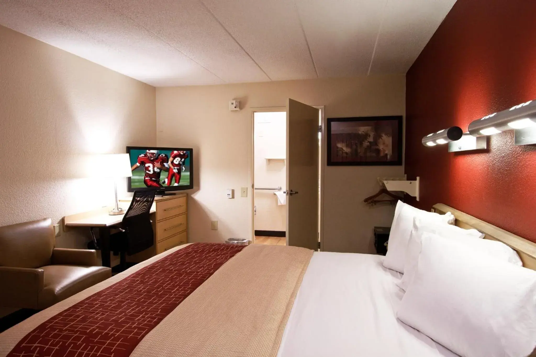 Photo of the whole room, Bed in Red Roof Inn Lexington South Photo of the whole room, Bed in Red Roof Inn Lexington South