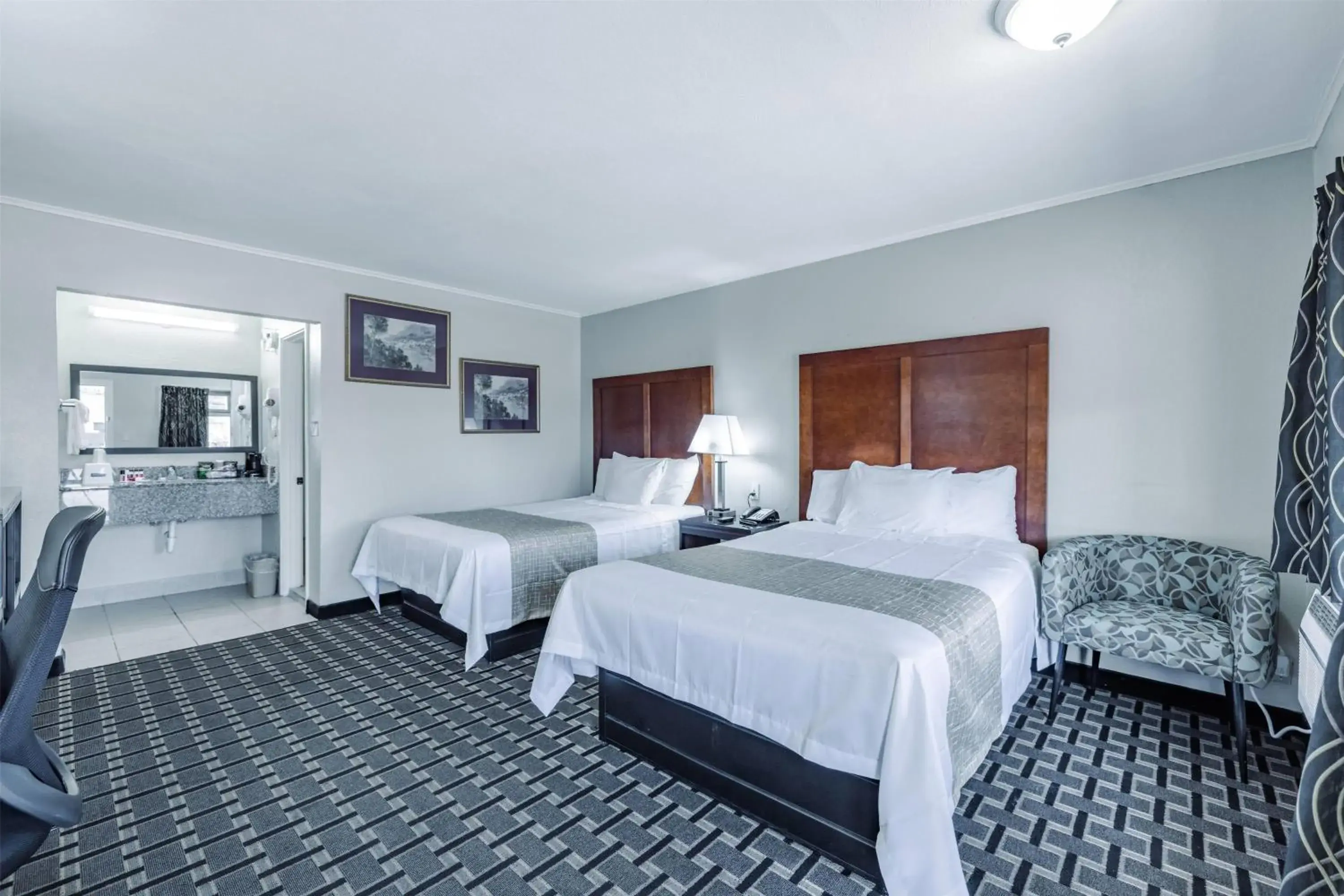 Photo of the whole room, Bed in Travelodge by Wyndham Jackson I-40 Exit 82 Photo of the whole room, Bed in Travelodge by Wyndham Jackson I-40 Exit 82