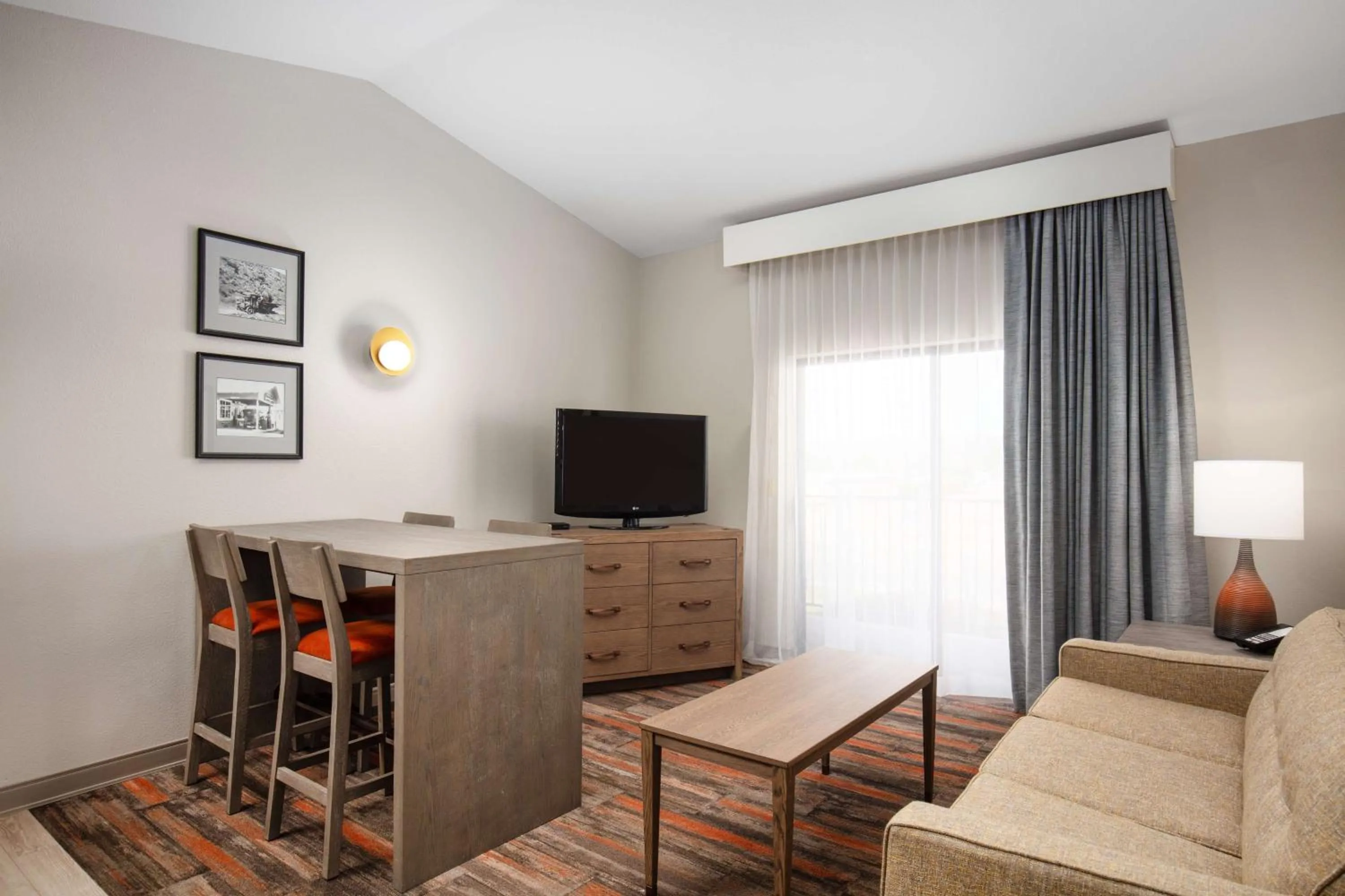 Bedroom in Best Western Plus King's Inn and Suites