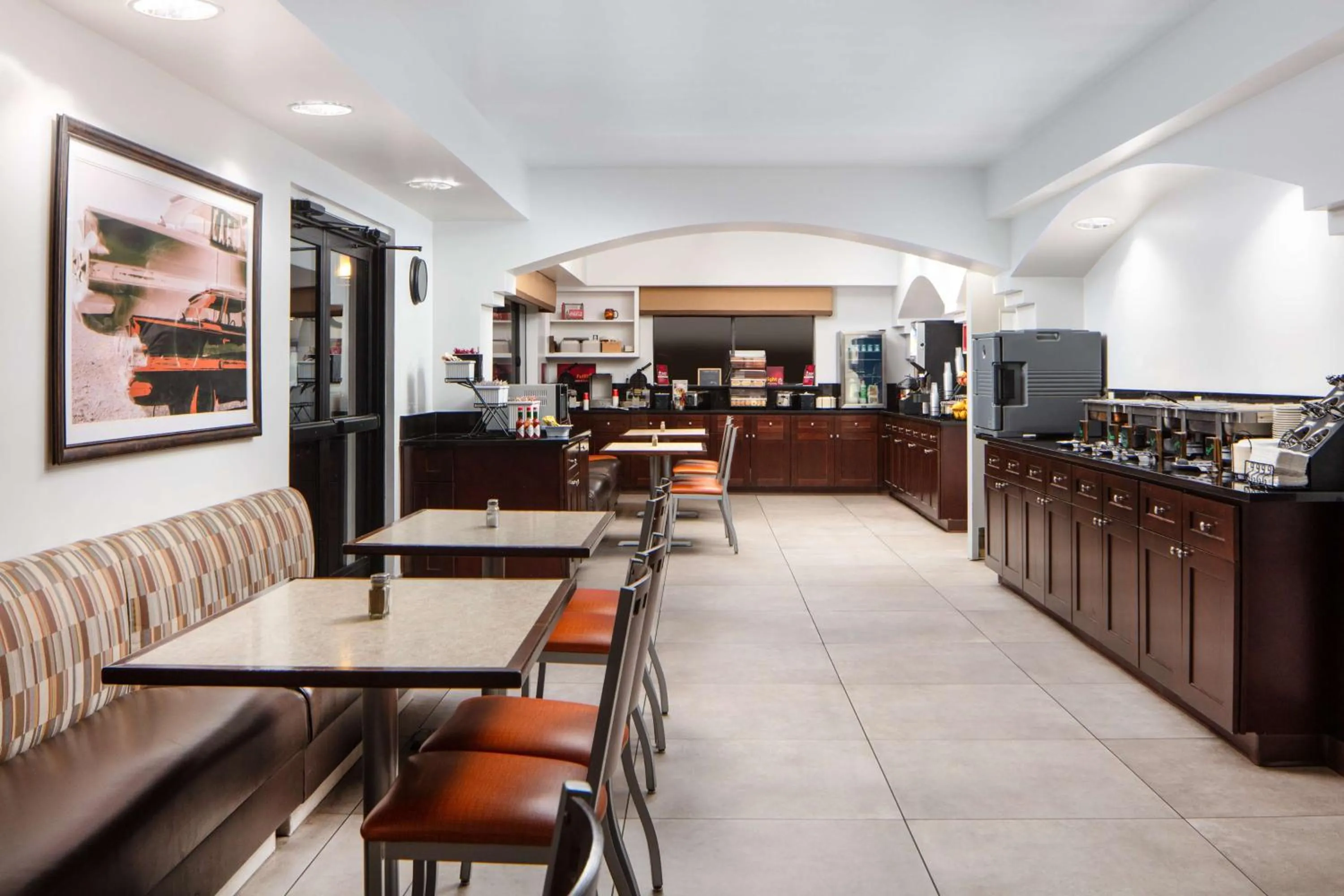 Breakfast in Best Western Plus King's Inn and Suites