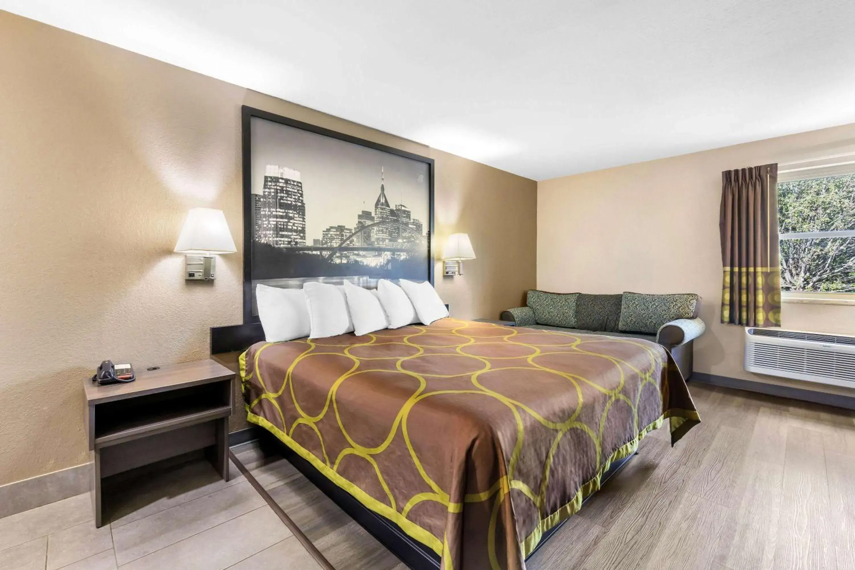 King Suite - Non-Smoking in Super 8 by Wyndham Dickson King Suite - Non-Smoking in Super 8 by Wyndham Dickson