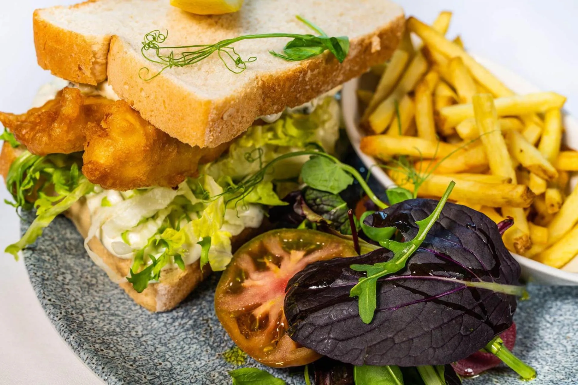 Restaurant/places to eat in The White Hart Hotel