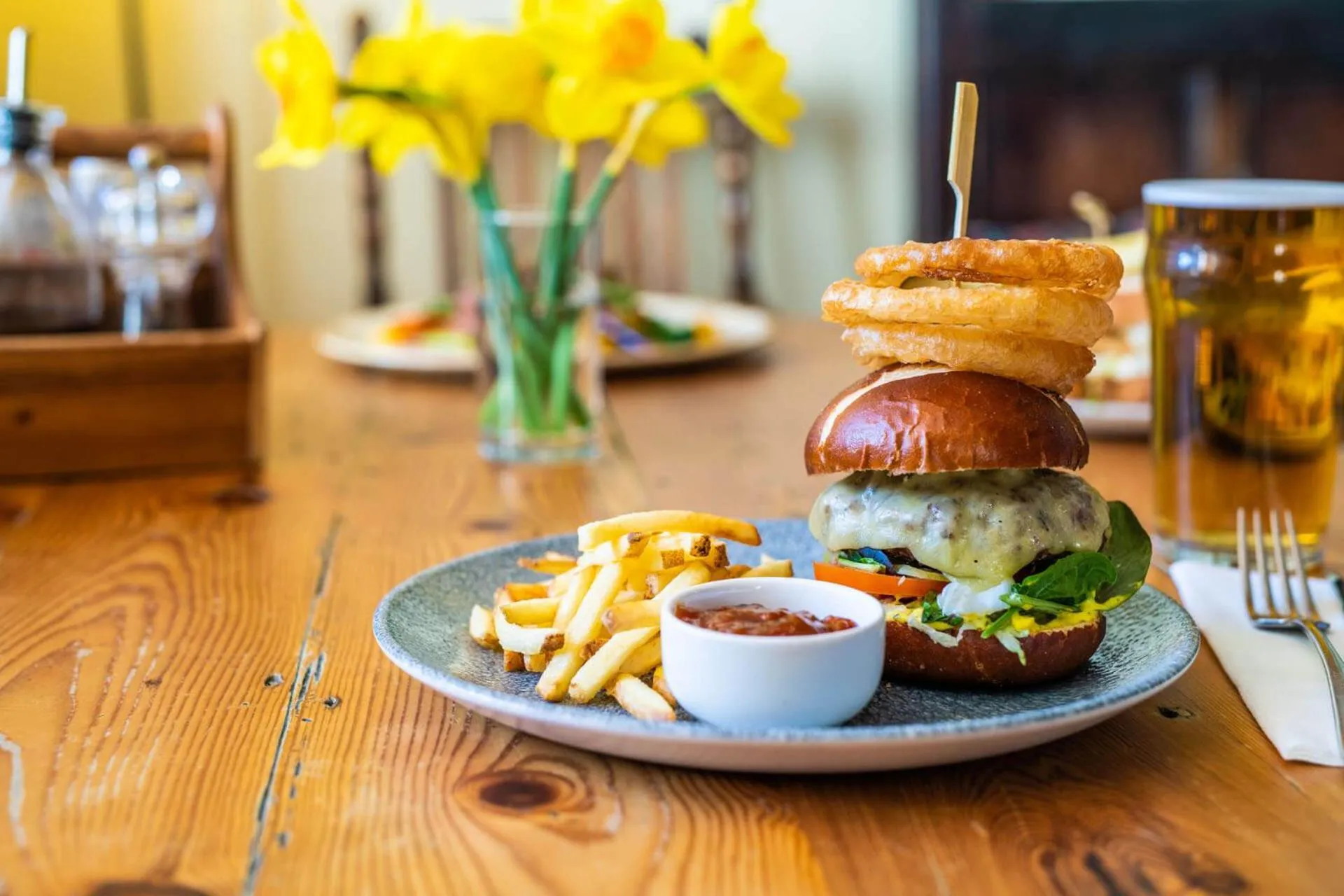 Restaurant/places to eat in The White Hart Hotel