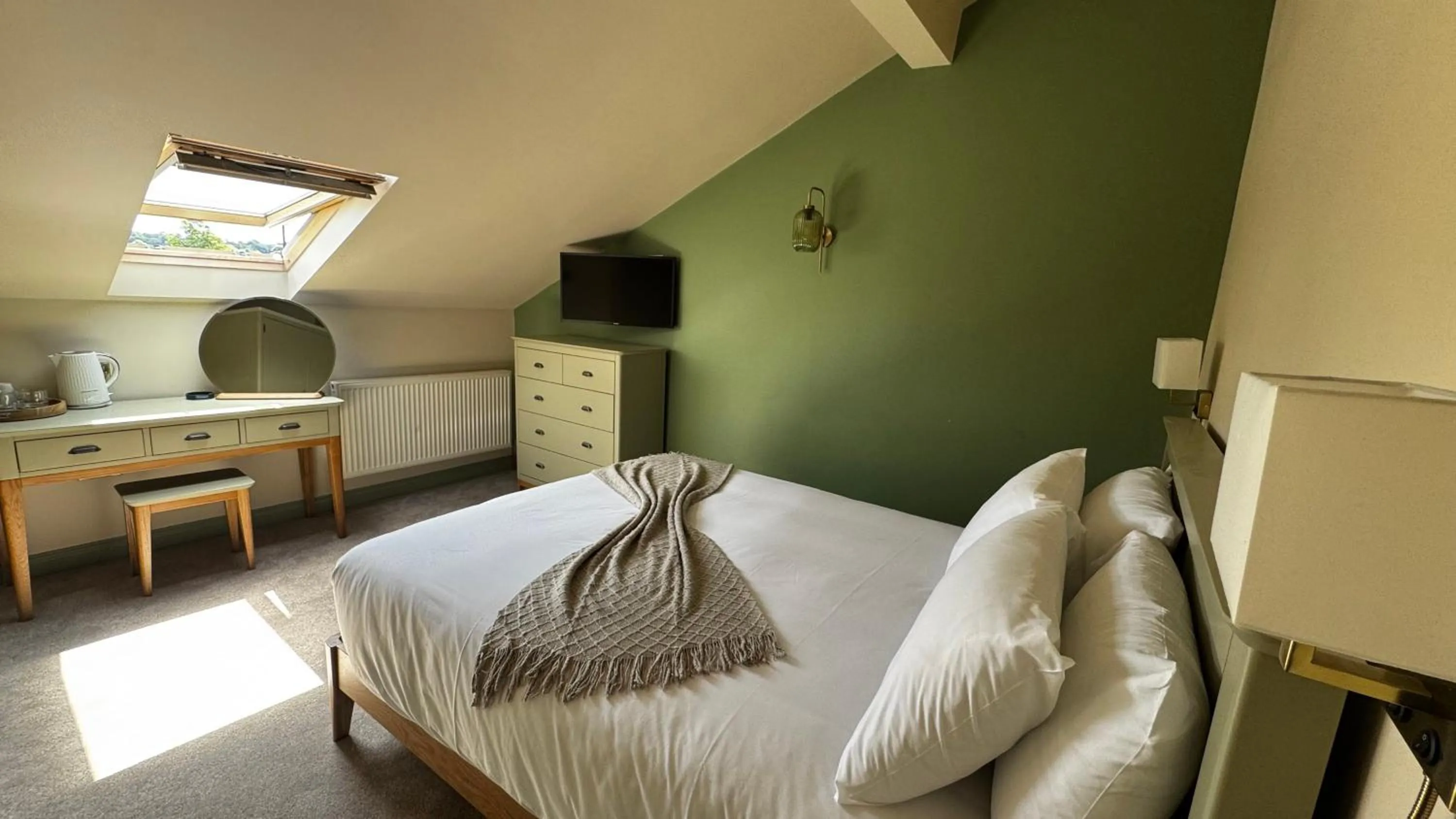 Bed in The White Hart Hotel