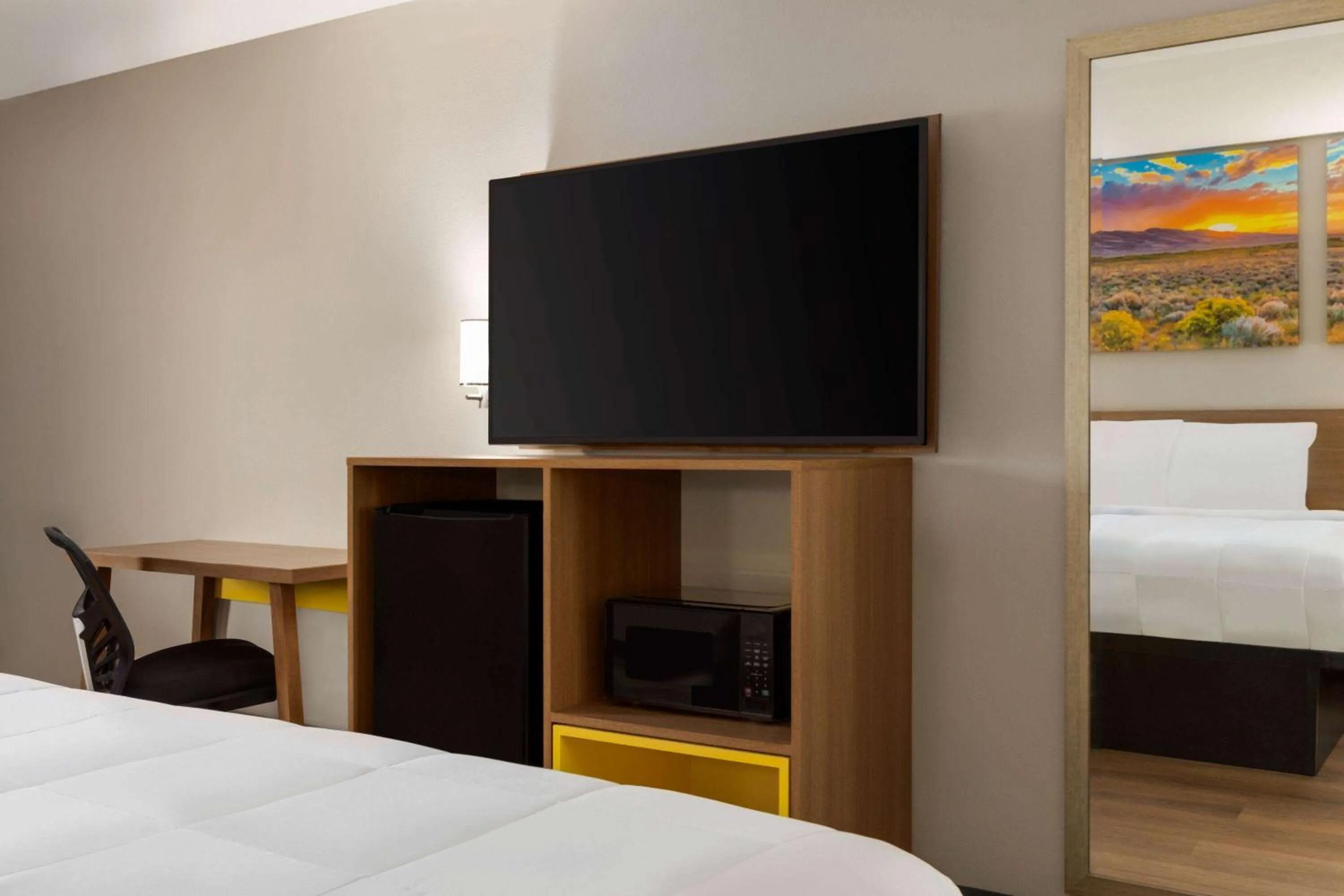 TV and multimedia, Bed in Days Inn by Wyndham Covington