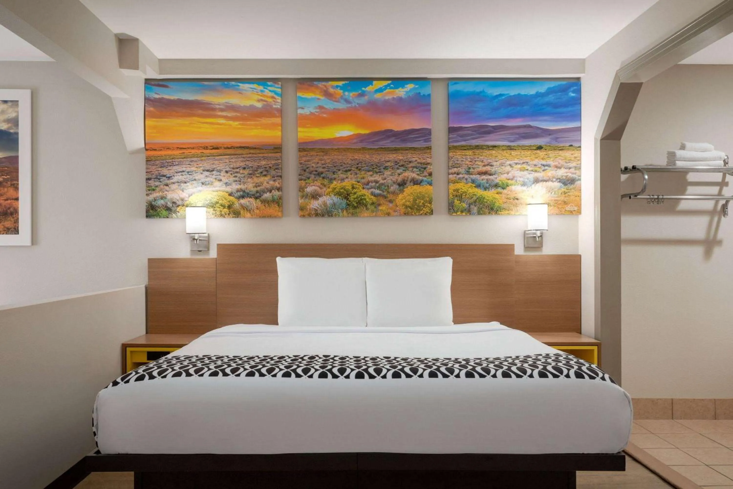 Bed in Days Inn by Wyndham Covington