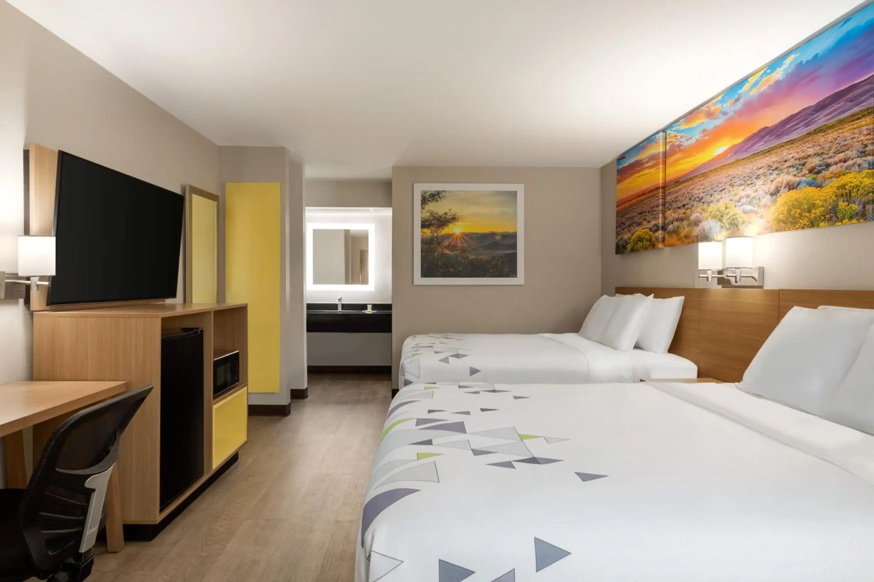 Photo of the whole room, Bed in Days Inn by Wyndham Covington Photo of the whole room, Bed in Days Inn by Wyndham Covington