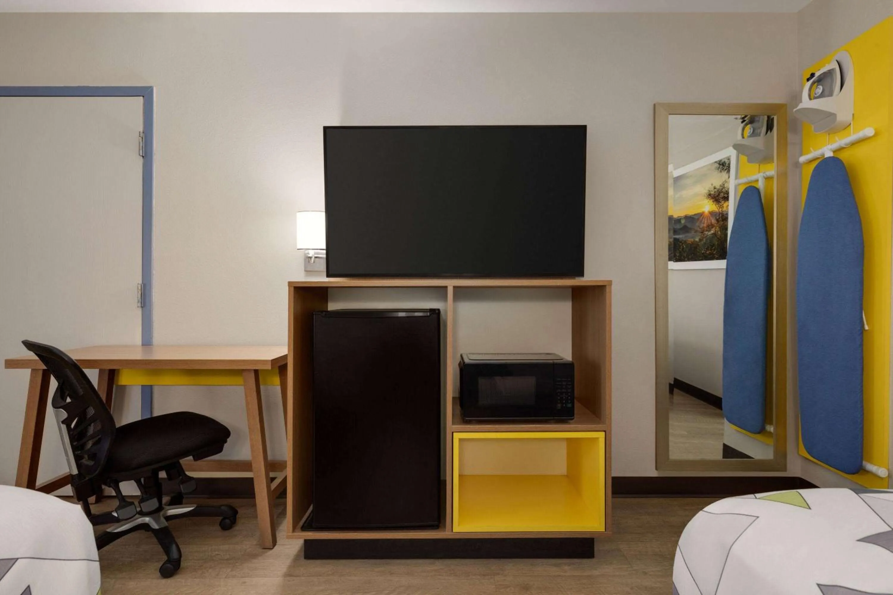 TV and multimedia, Bed in Days Inn by Wyndham Covington