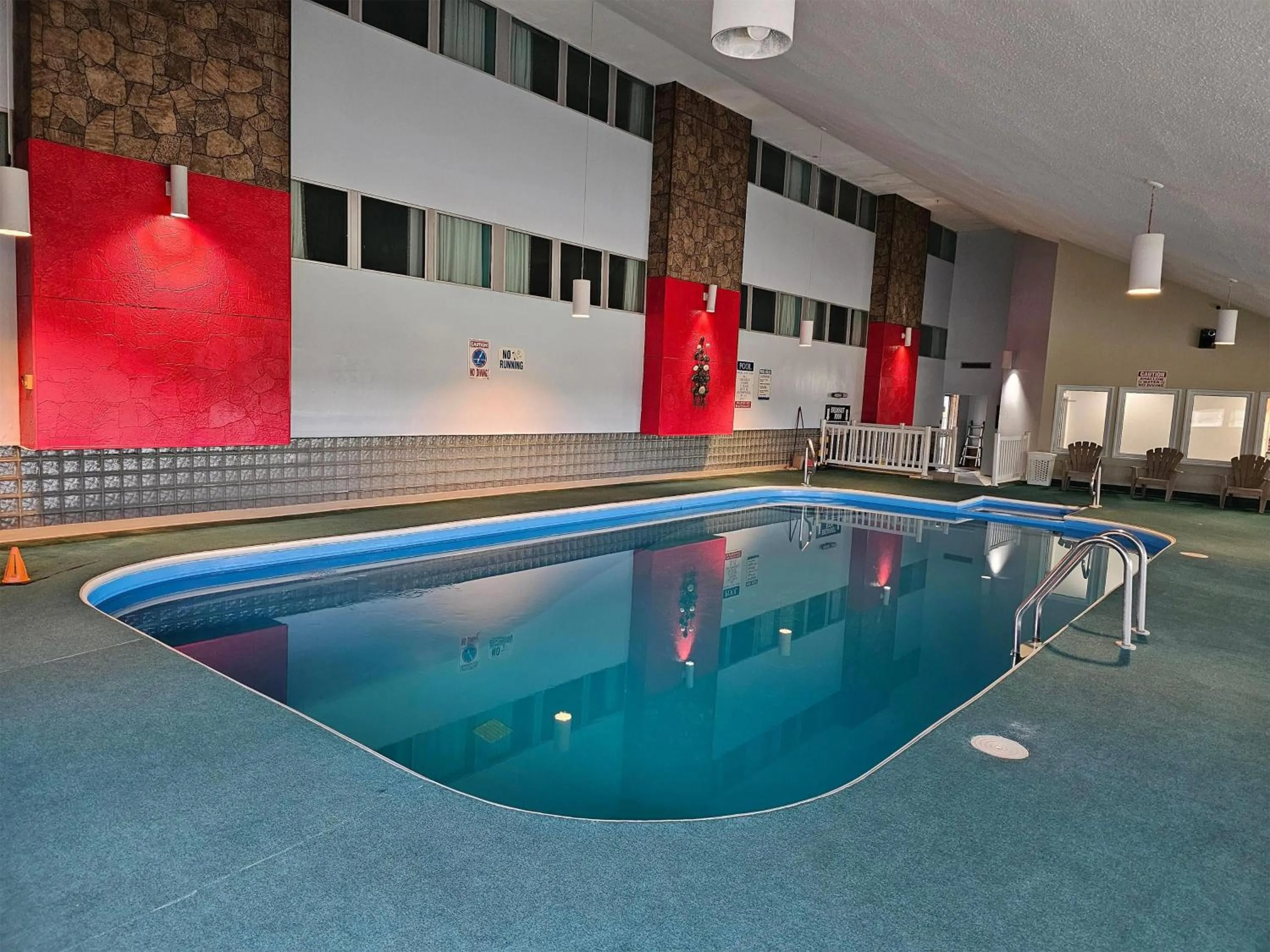 Pool view in Howard Johnson by Wyndham Woodstock NB