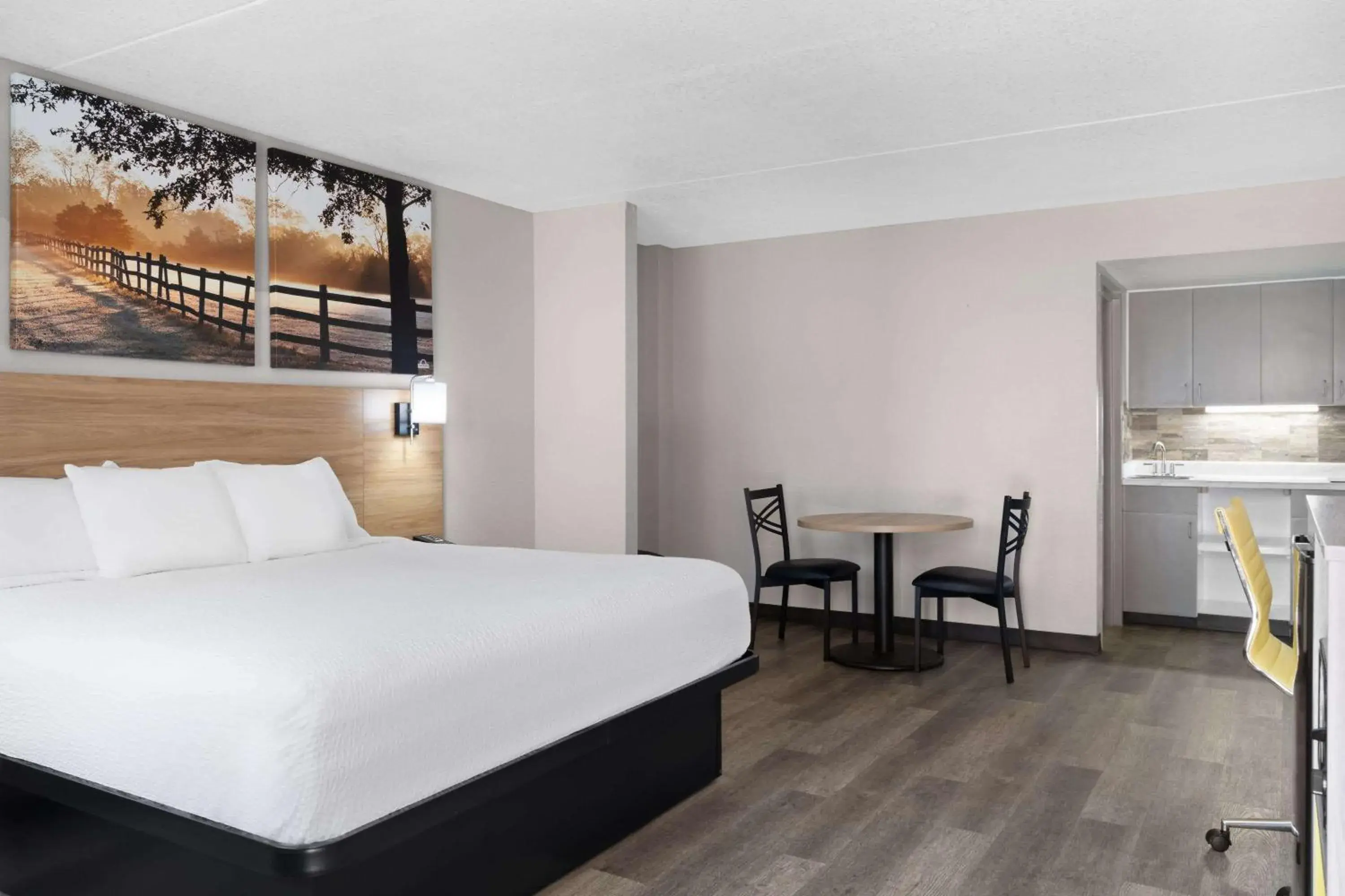 Photo of the whole room, Bed in Days Inn by Wyndham Conway Photo of the whole room, Bed in Days Inn by Wyndham Conway