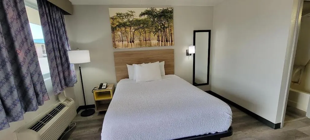 Bed in Days Inn by Wyndham Conway