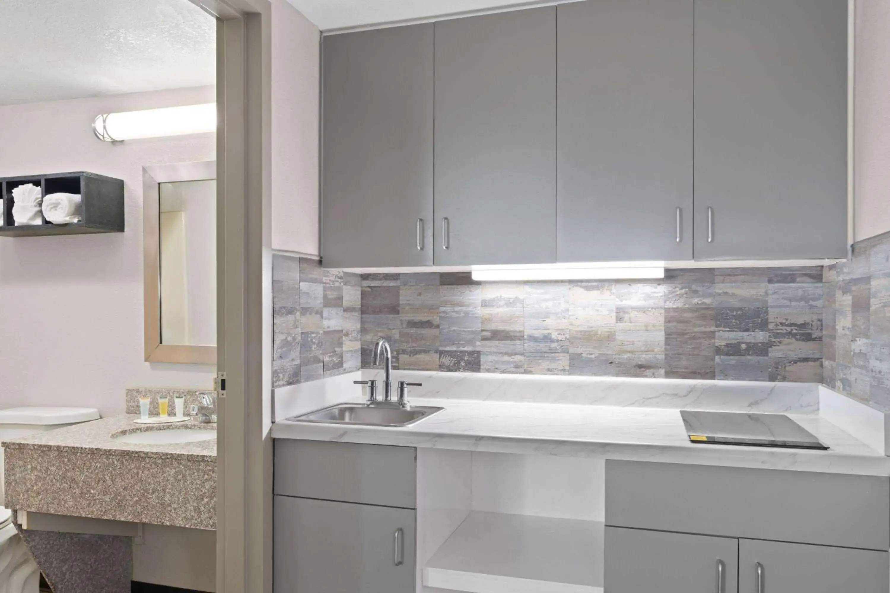 Photo of the whole room in Days Inn by Wyndham Conway Photo of the whole room in Days Inn by Wyndham Conway