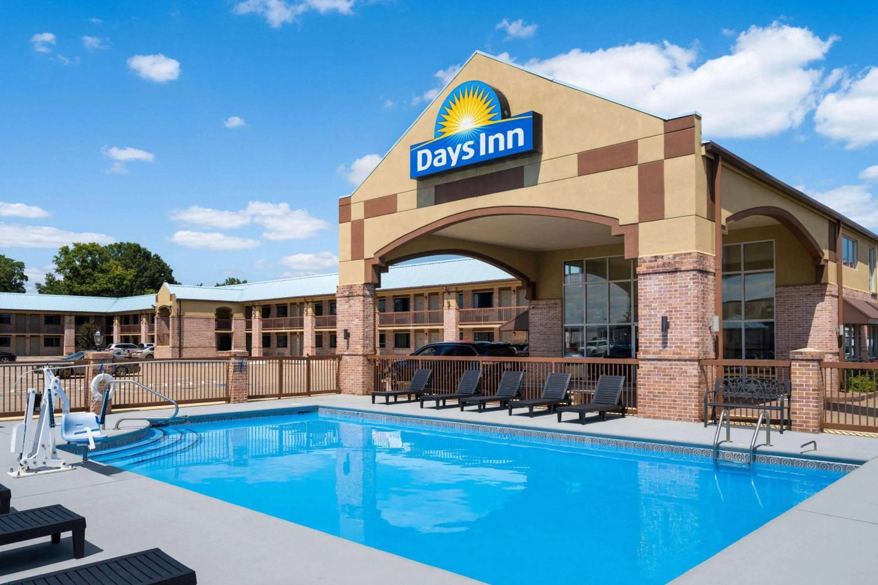 Swimming pool in Days Inn by Wyndham Conway