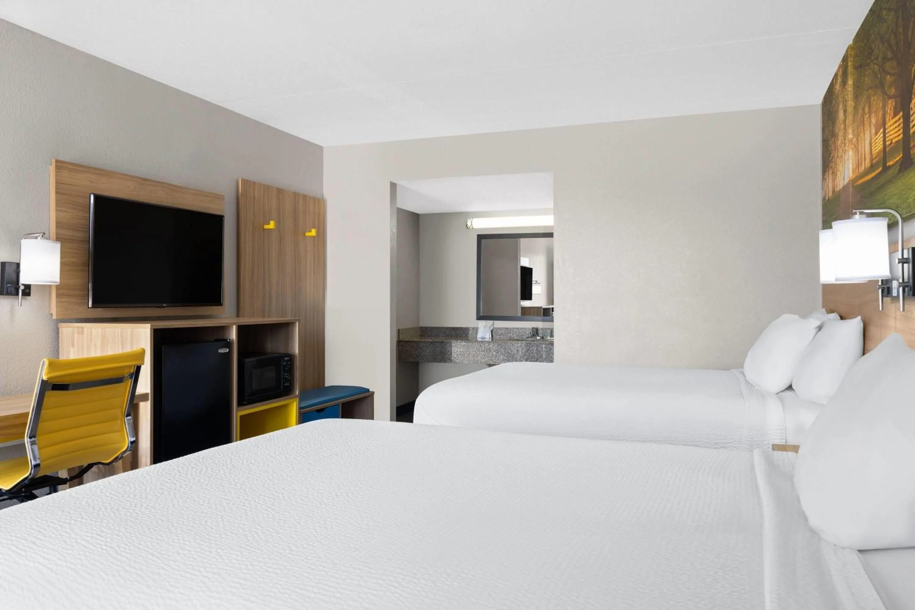 Photo of the whole room, Bed in Days Inn by Wyndham Conway