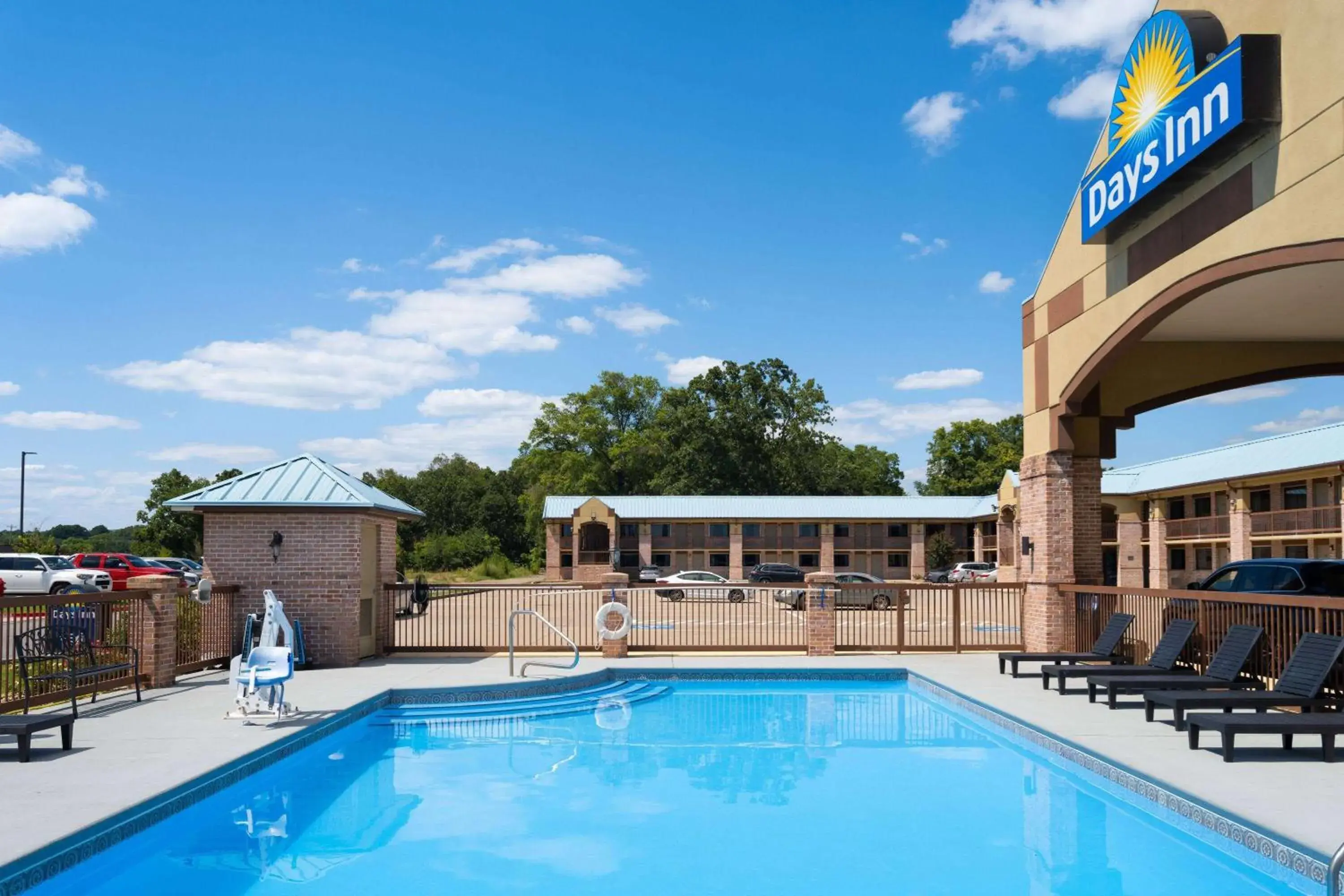 Swimming pool in Days Inn by Wyndham Conway Swimming pool in Days Inn by Wyndham Conway