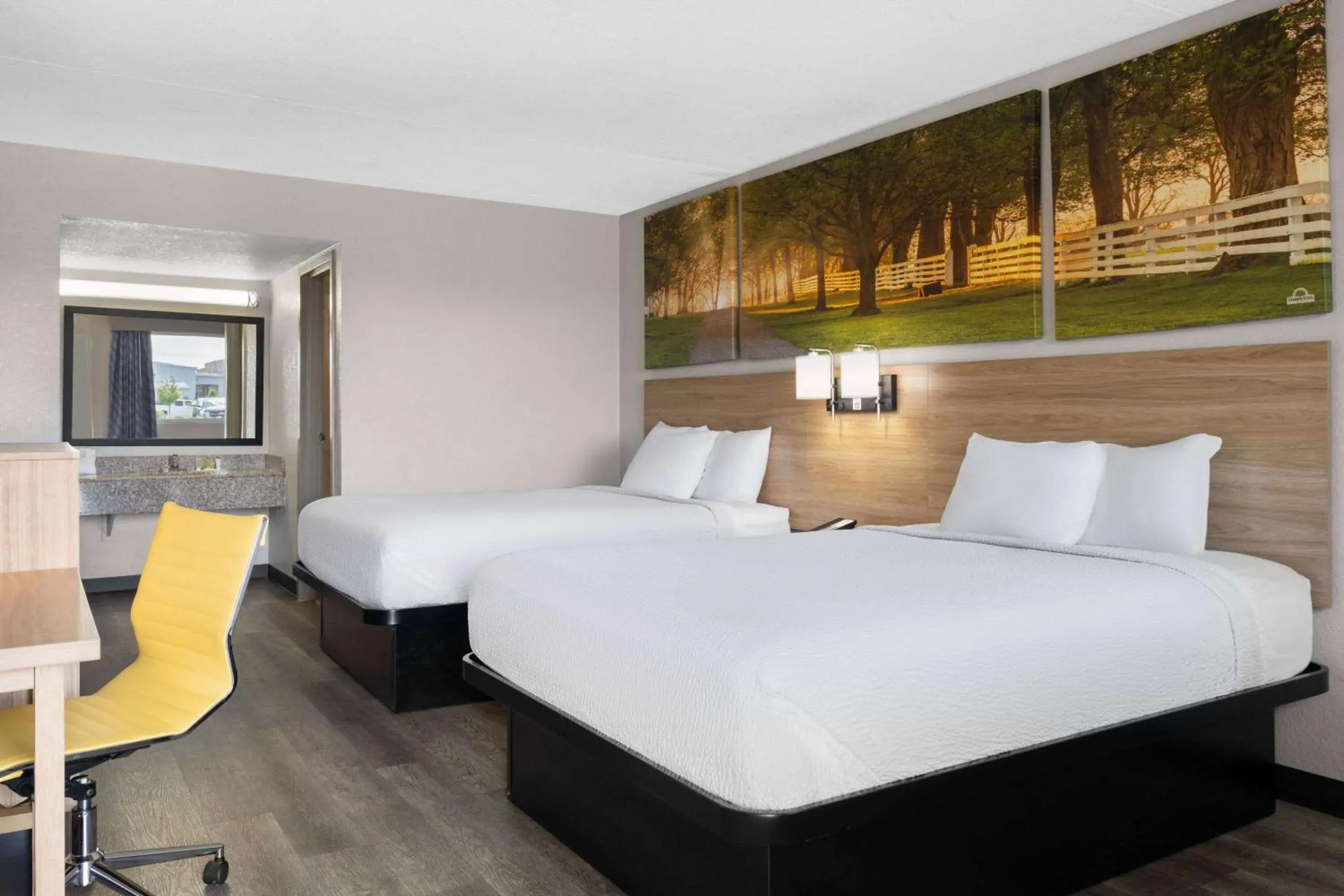 Photo of the whole room, Bed in Days Inn by Wyndham Conway Photo of the whole room, Bed in Days Inn by Wyndham Conway