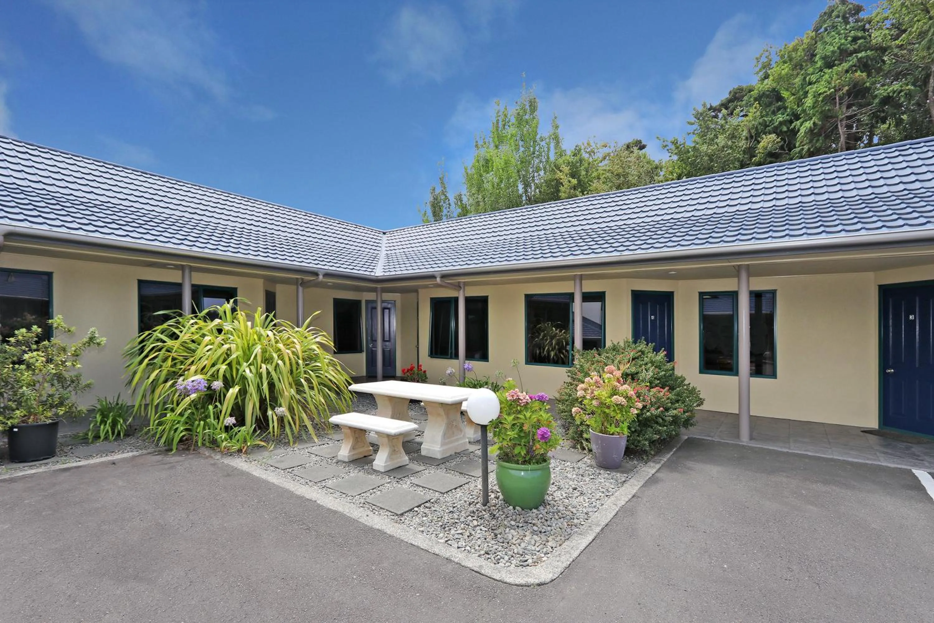 Property building in Belmont Motor Lodge