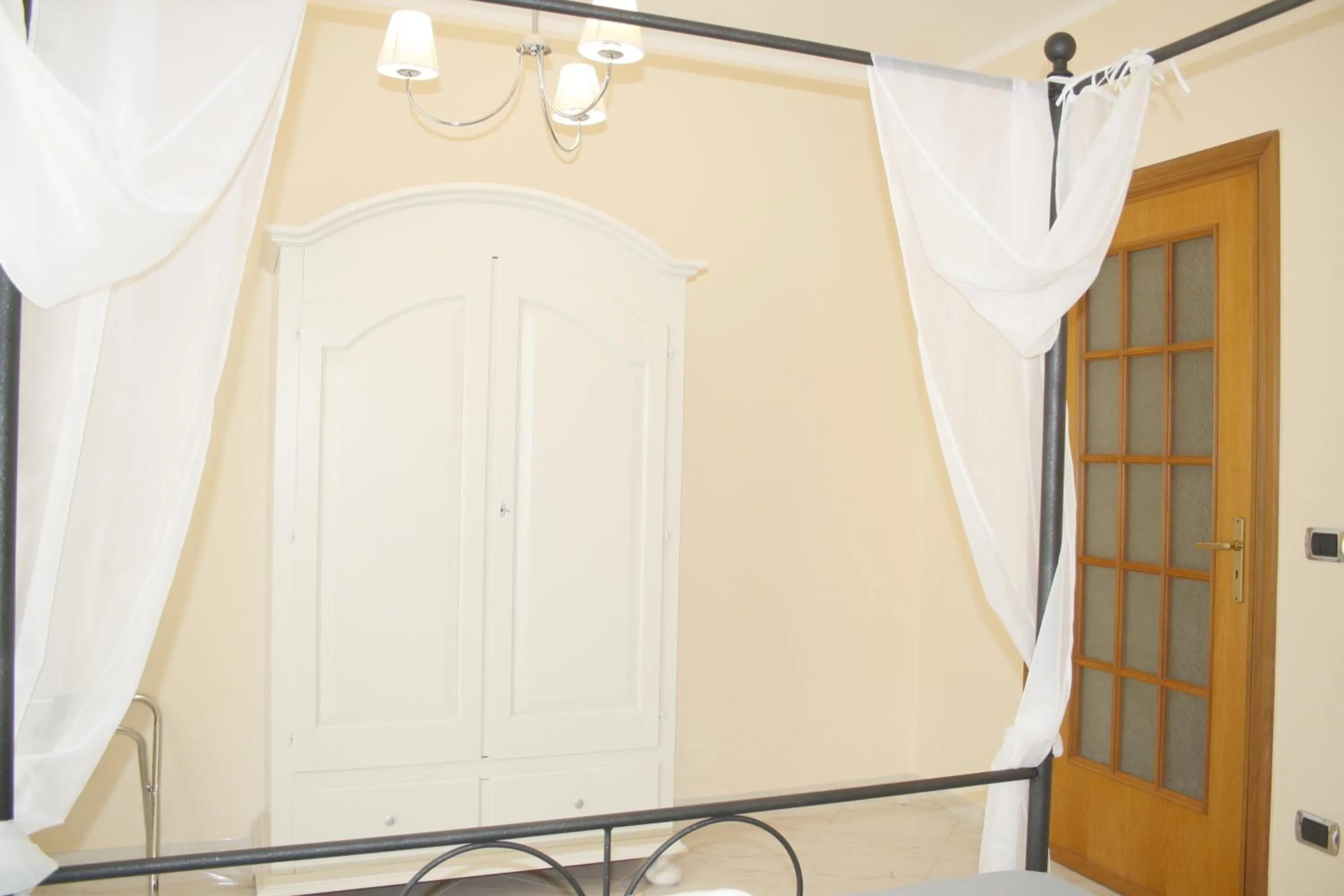 Bed in City life Pompeii