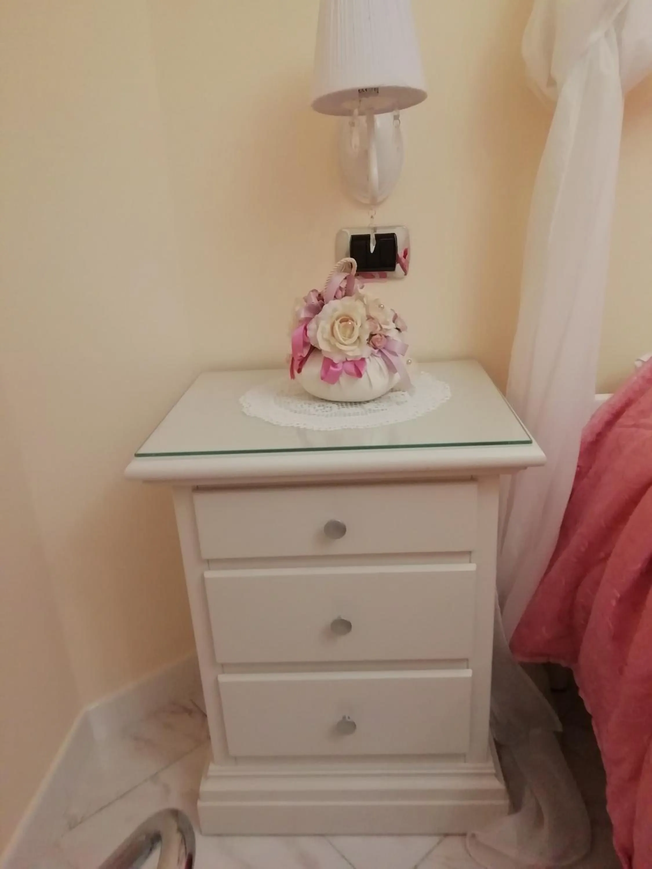 Bed in City life Pompeii