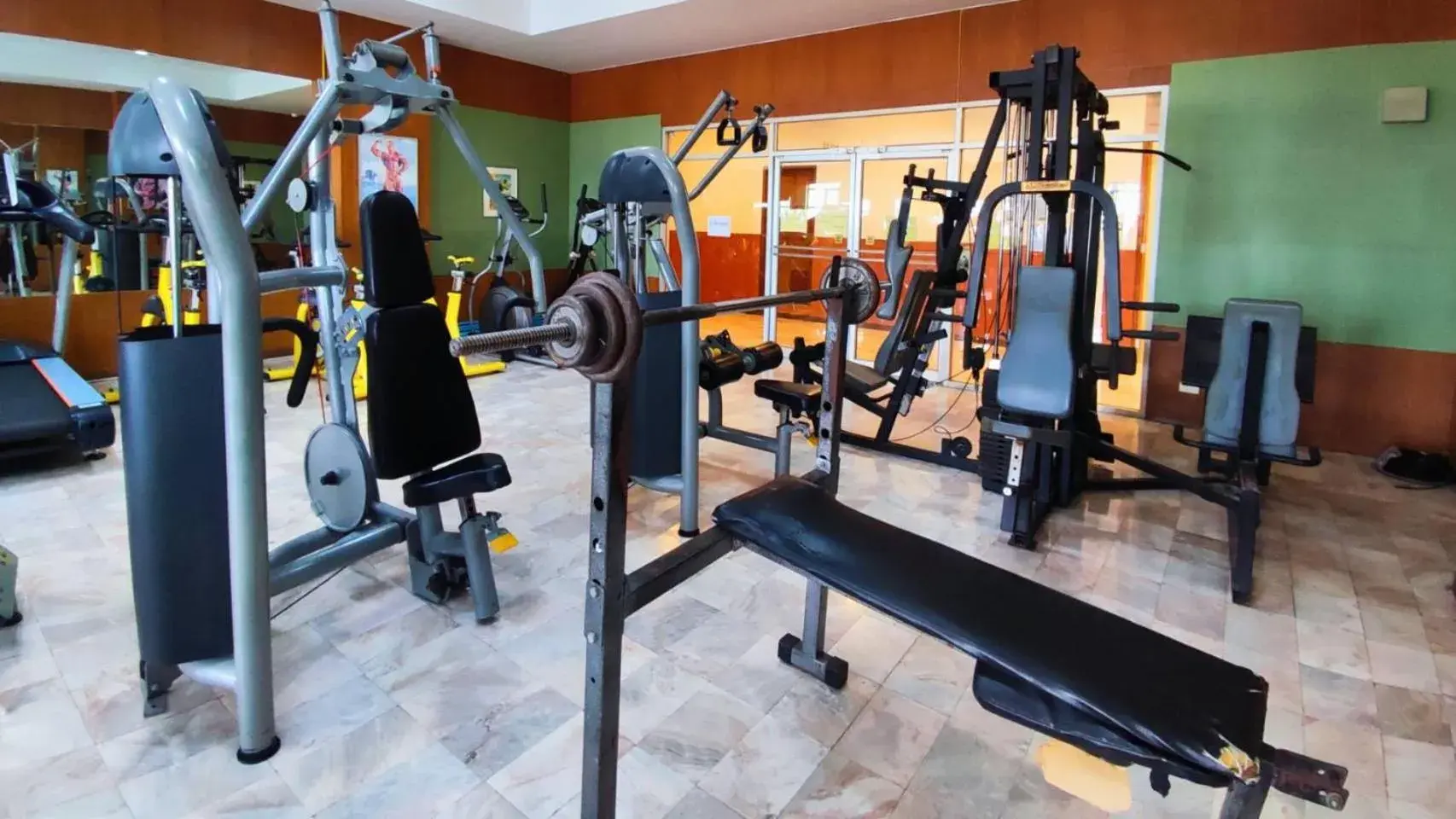 Fitness centre/facilities in Diamond Plaza Hotel Fitness centre/facilities in Diamond Plaza Hotel