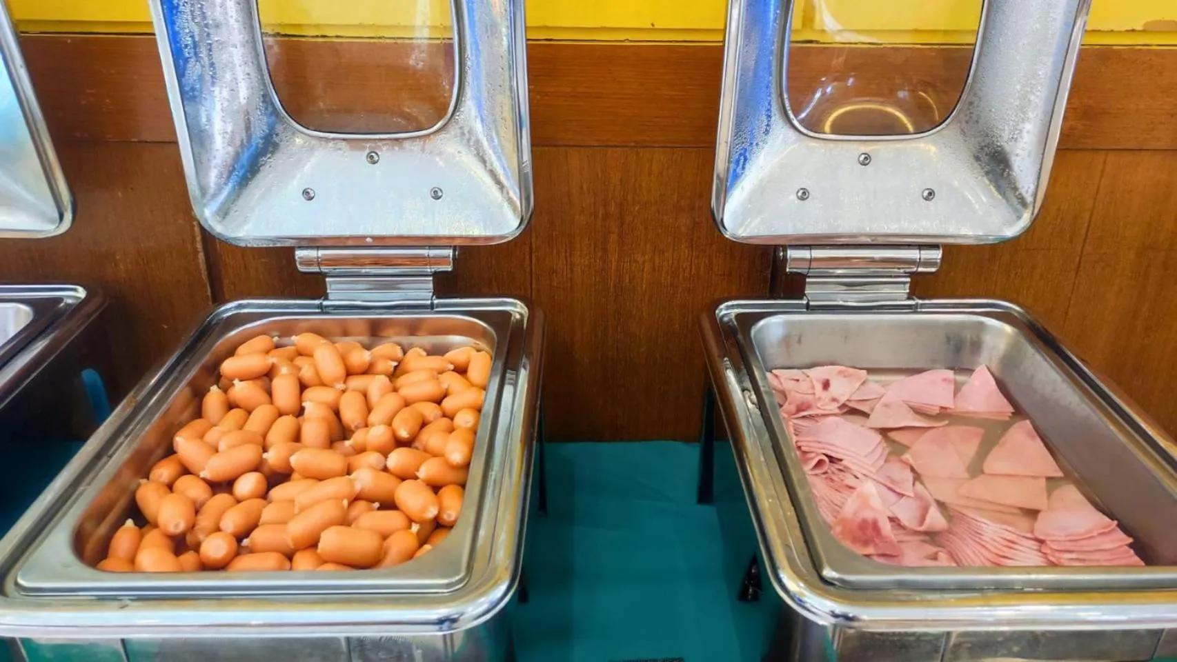 Buffet breakfast in Diamond Plaza Hotel