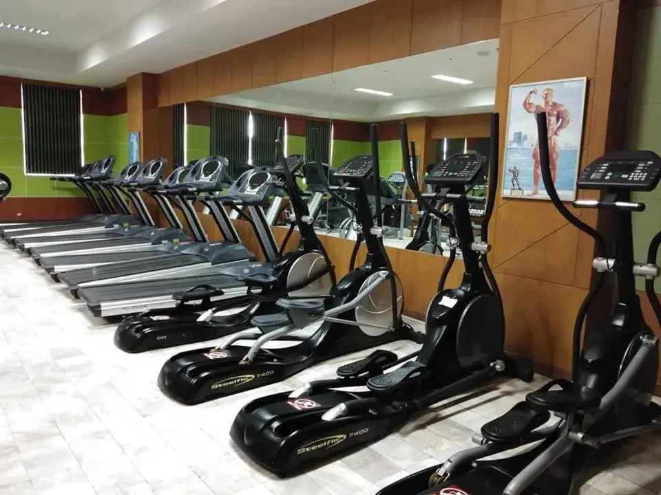 Fitness centre/facilities in Diamond Plaza Hotel Fitness centre/facilities in Diamond Plaza Hotel