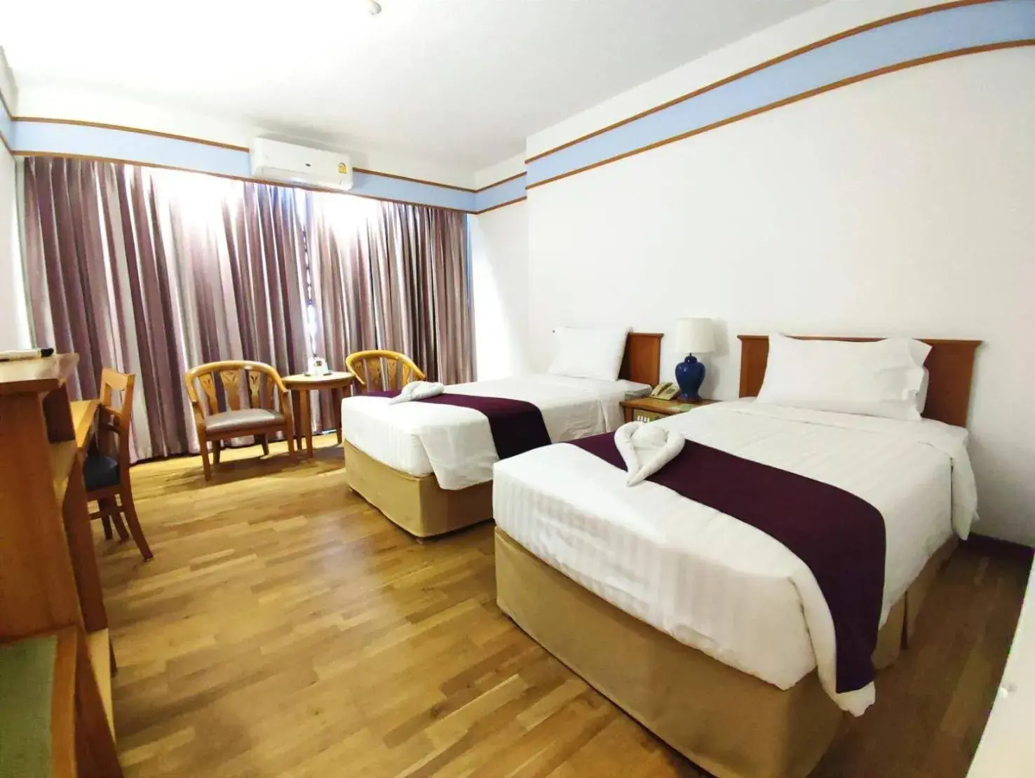 Bedroom, Bed in Diamond Plaza Hotel Bedroom, Bed in Diamond Plaza Hotel