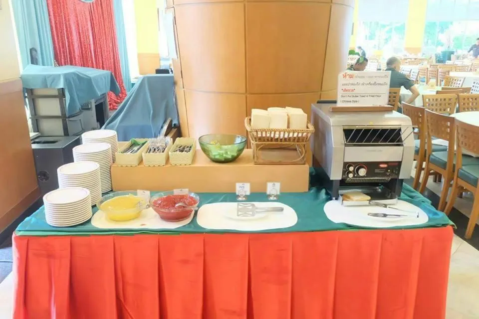 Buffet breakfast in Diamond Plaza Hotel